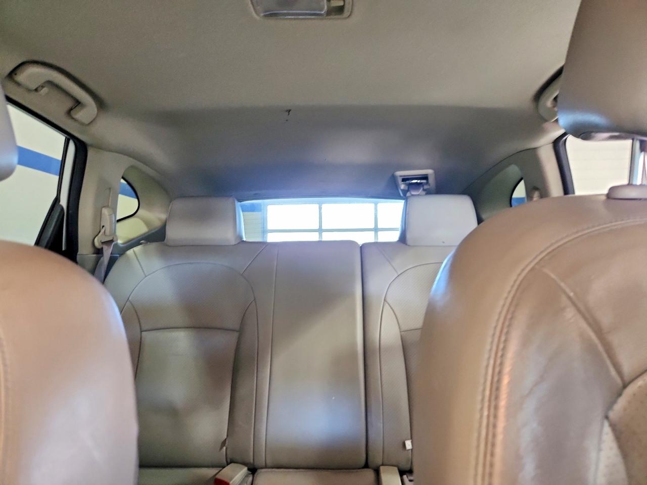 2012 Nissan Rogue S White vin: JN8AS5MV9CW386991