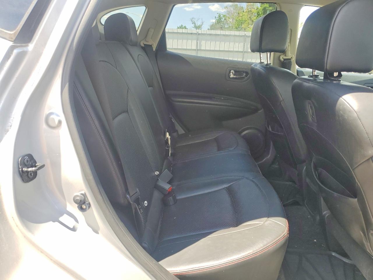 2012 Nissan Rogue S Silver vin: JN8AS5MV9CW390975