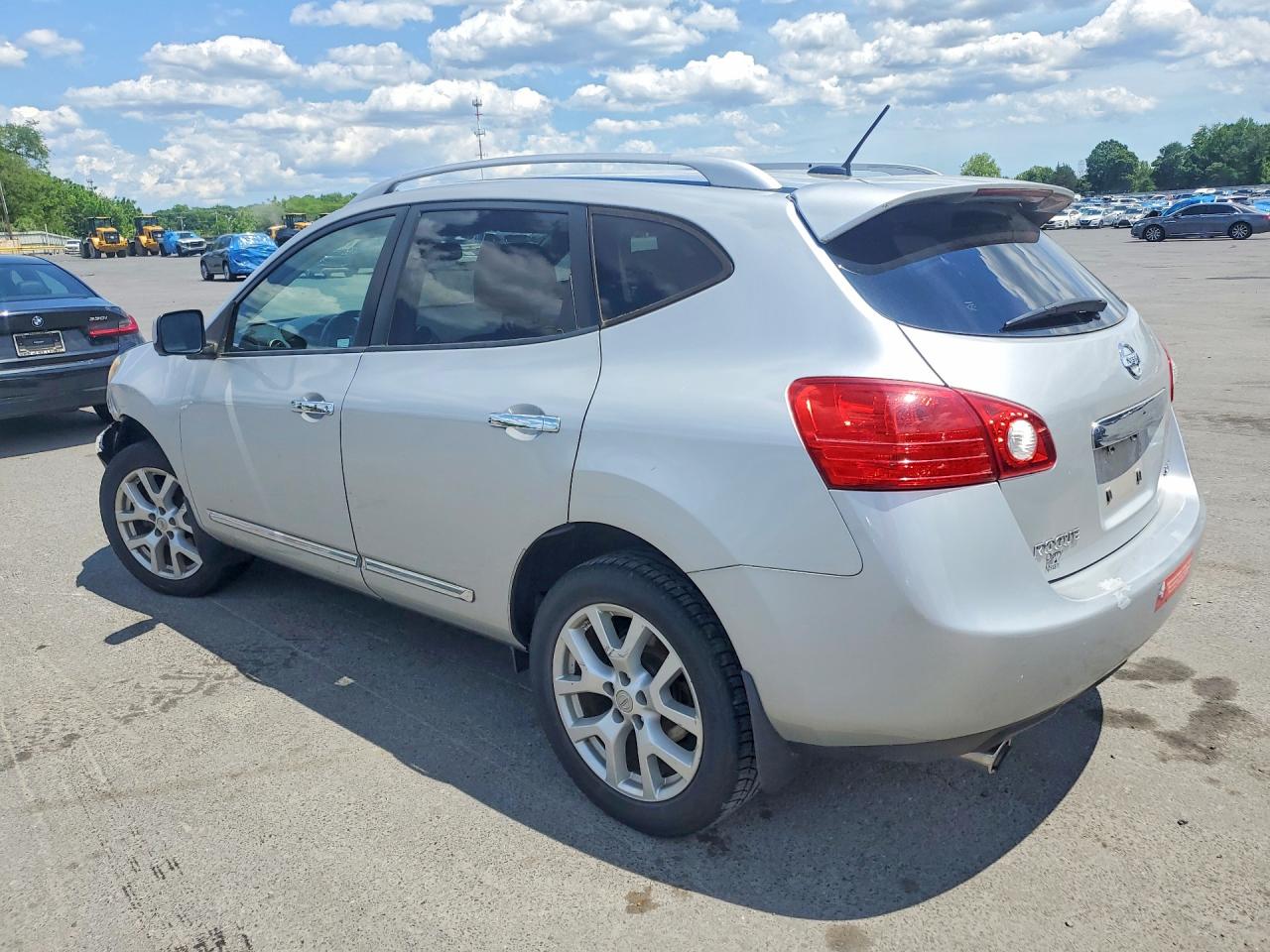 2012 Nissan Rogue S Silver vin: JN8AS5MV9CW390975