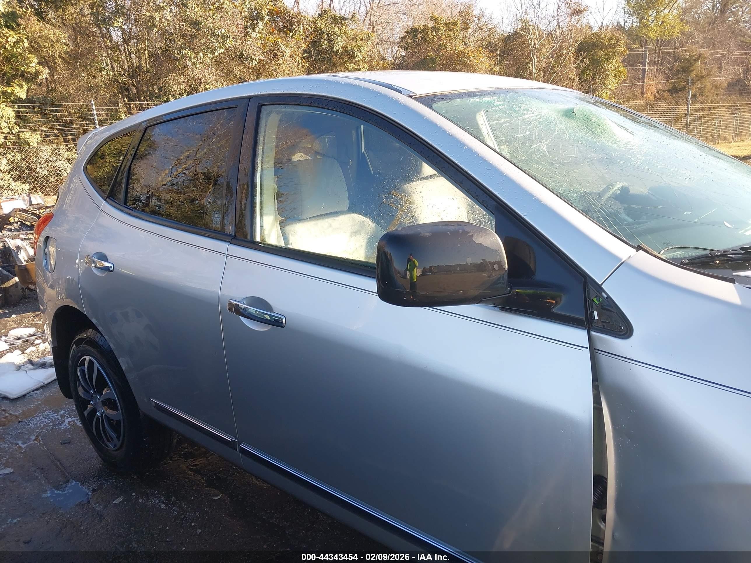 2012 Nissan Rogue S Silver vin: JN8AS5MV9CW392810