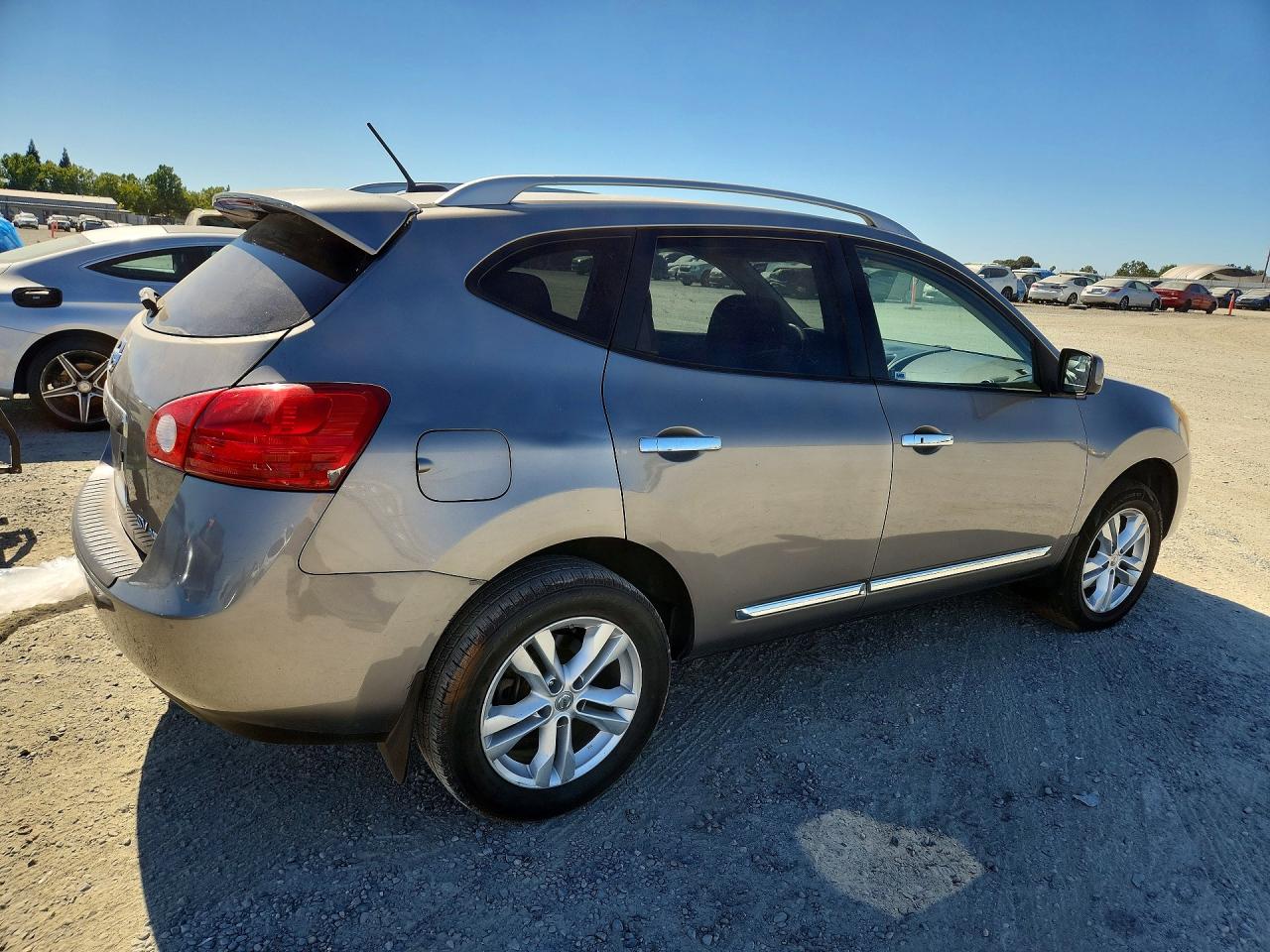 2012 Nissan Rogue S Silver vin: JN8AS5MV9CW706505