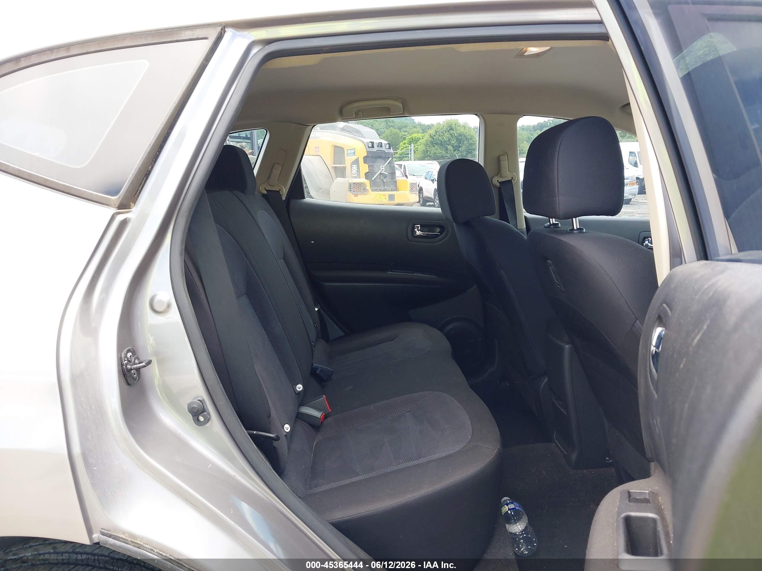 2013 Nissan Rogue S Silver vin: JN8AS5MV9DW134840