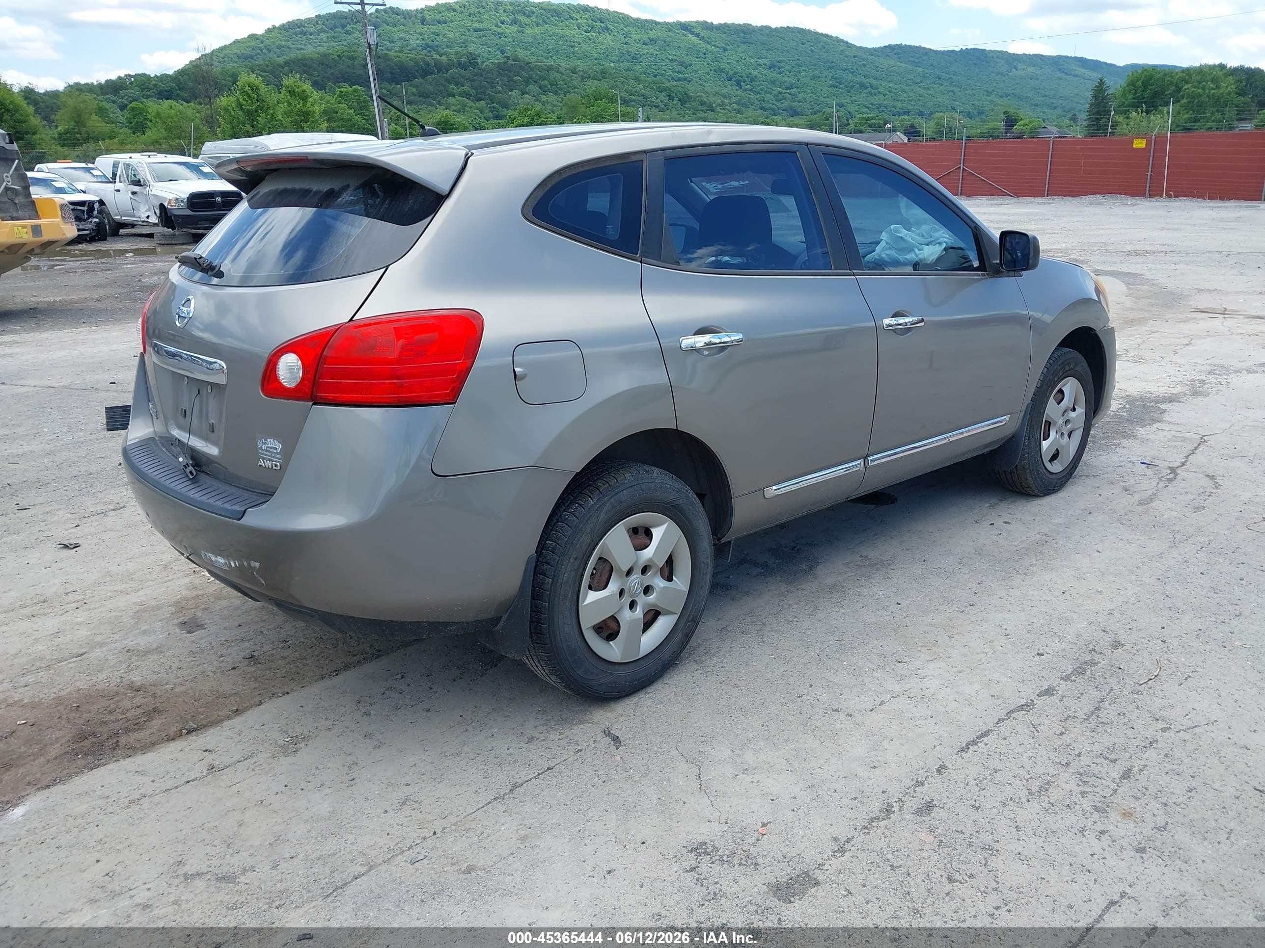 2013 Nissan Rogue S Silver vin: JN8AS5MV9DW134840