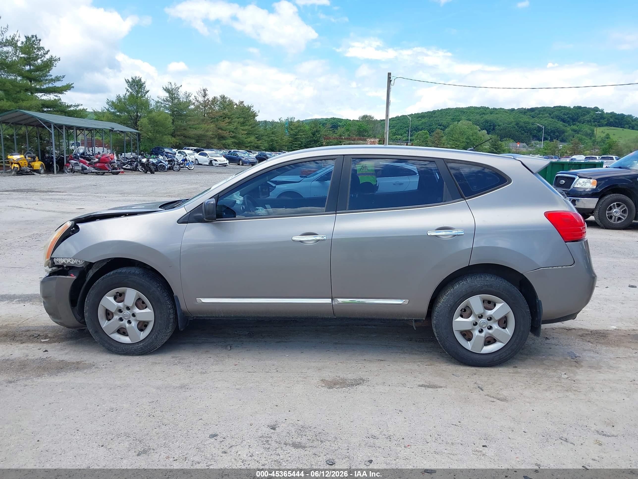 2013 Nissan Rogue S Silver vin: JN8AS5MV9DW134840