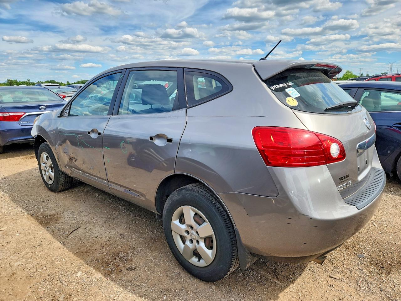 2013 Nissan Rogue S Beige vin: JN8AS5MV9DW631466