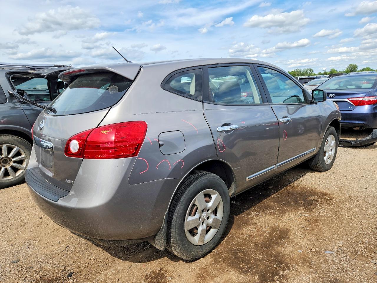 2013 Nissan Rogue S Beige vin: JN8AS5MV9DW631466