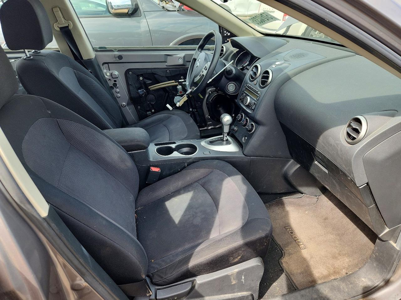 2013 Nissan Rogue S Beige vin: JN8AS5MV9DW631466