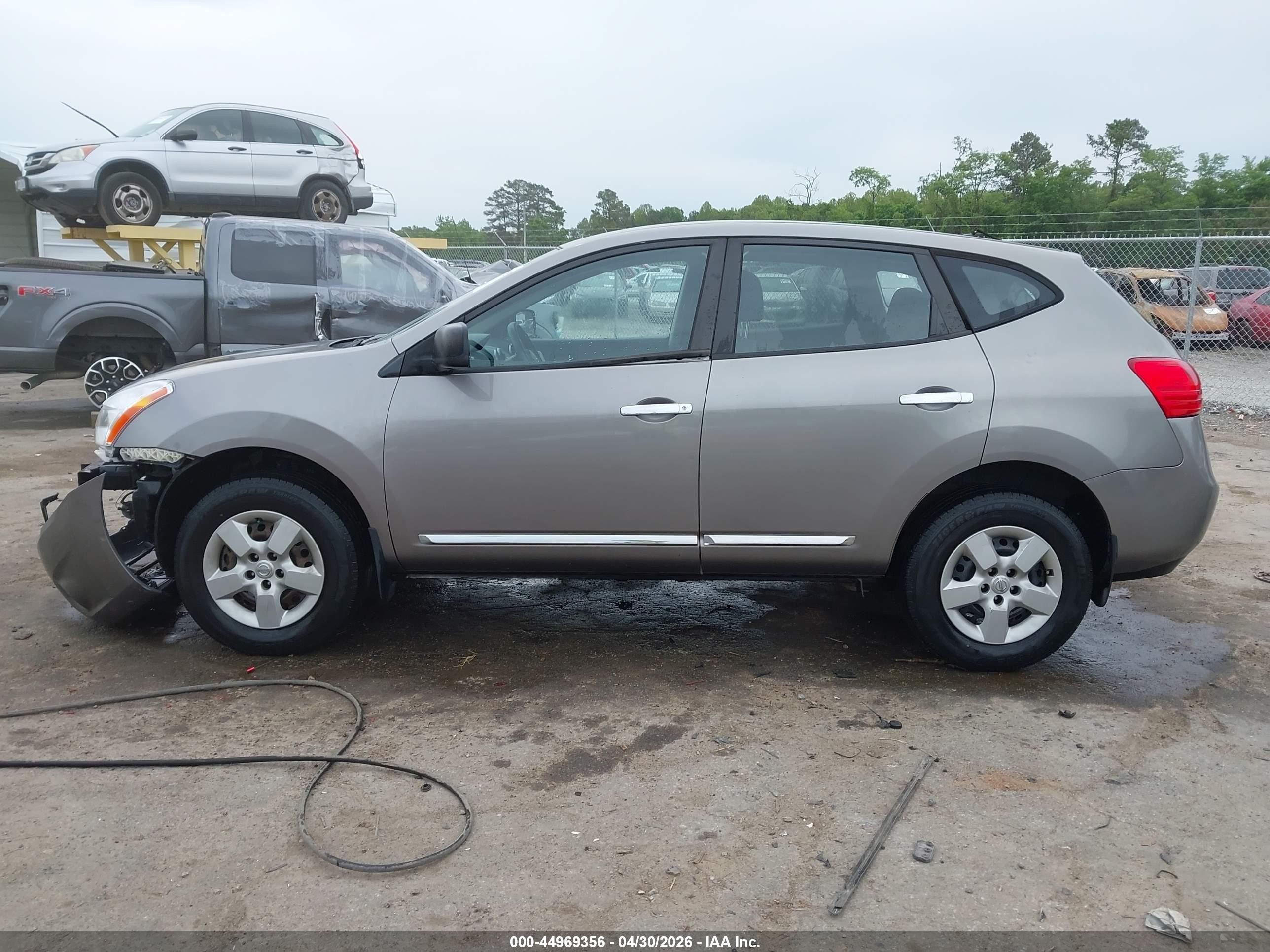 2014 Nissan Rogue Select S Коричневый vin: JN8AS5MV9EW705048