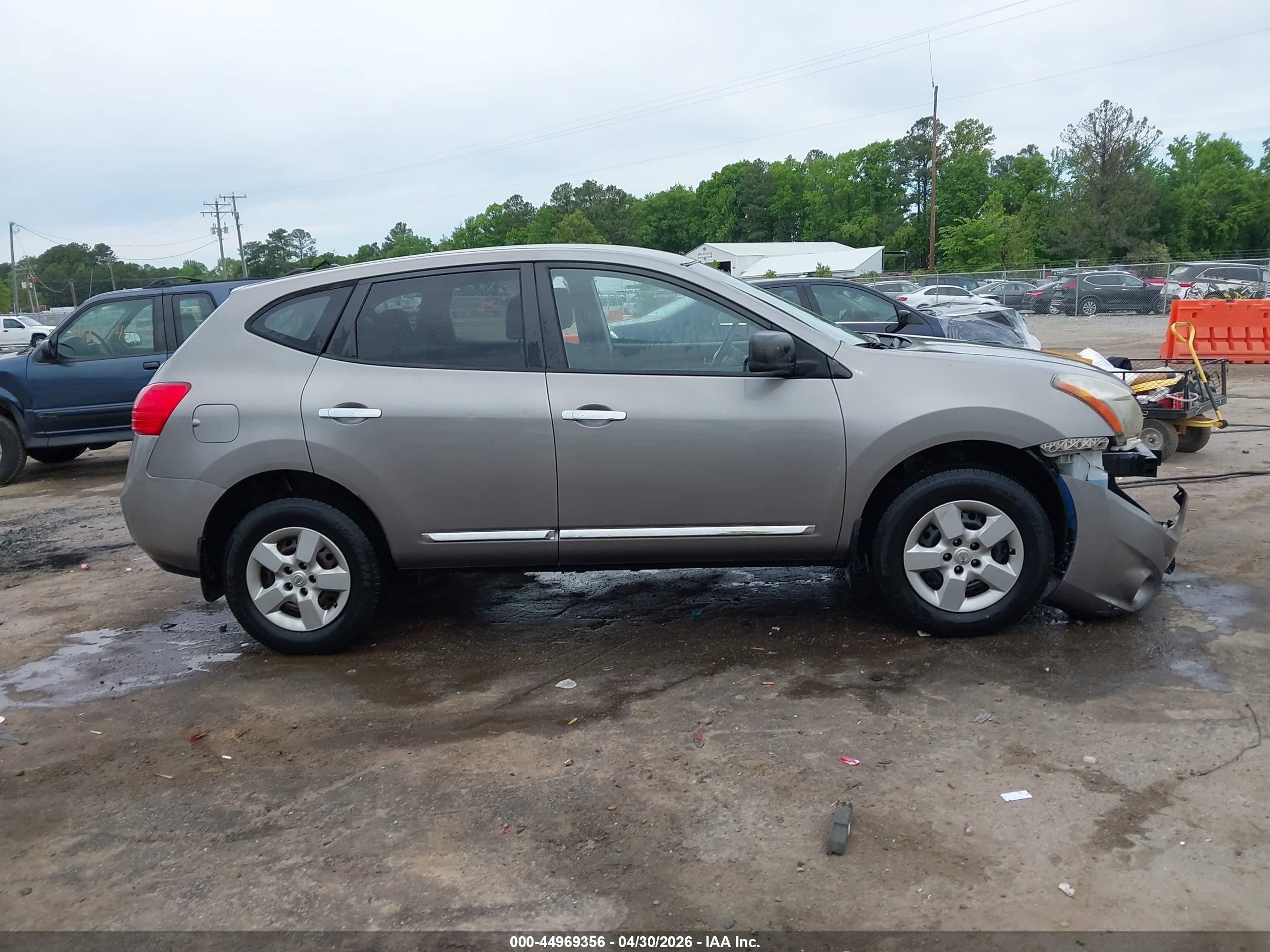 2014 Nissan Rogue Select S Коричневый vin: JN8AS5MV9EW705048