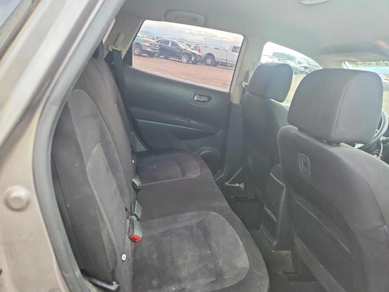 2014 Nissan Rogue Select S Silver vin: JN8AS5MV9EW705793