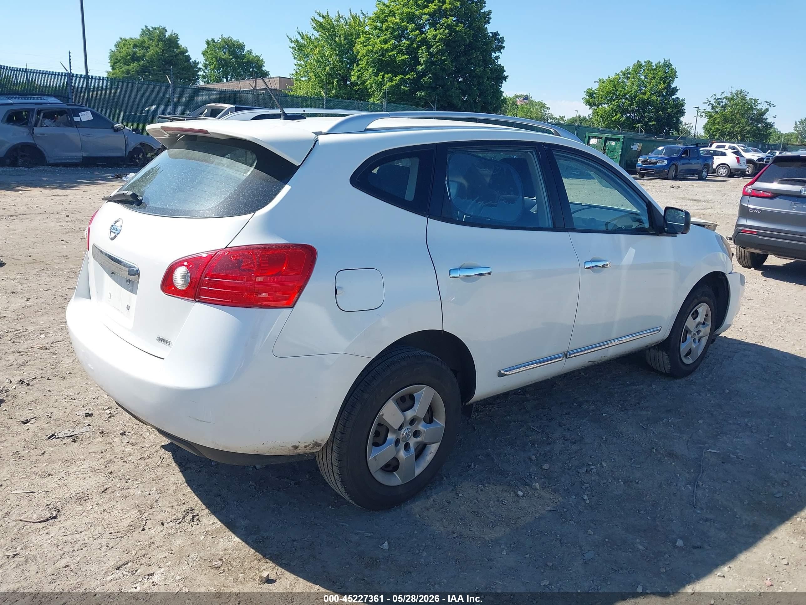 2015 Nissan Rogue Select S White vin: JN8AS5MV9FW756213