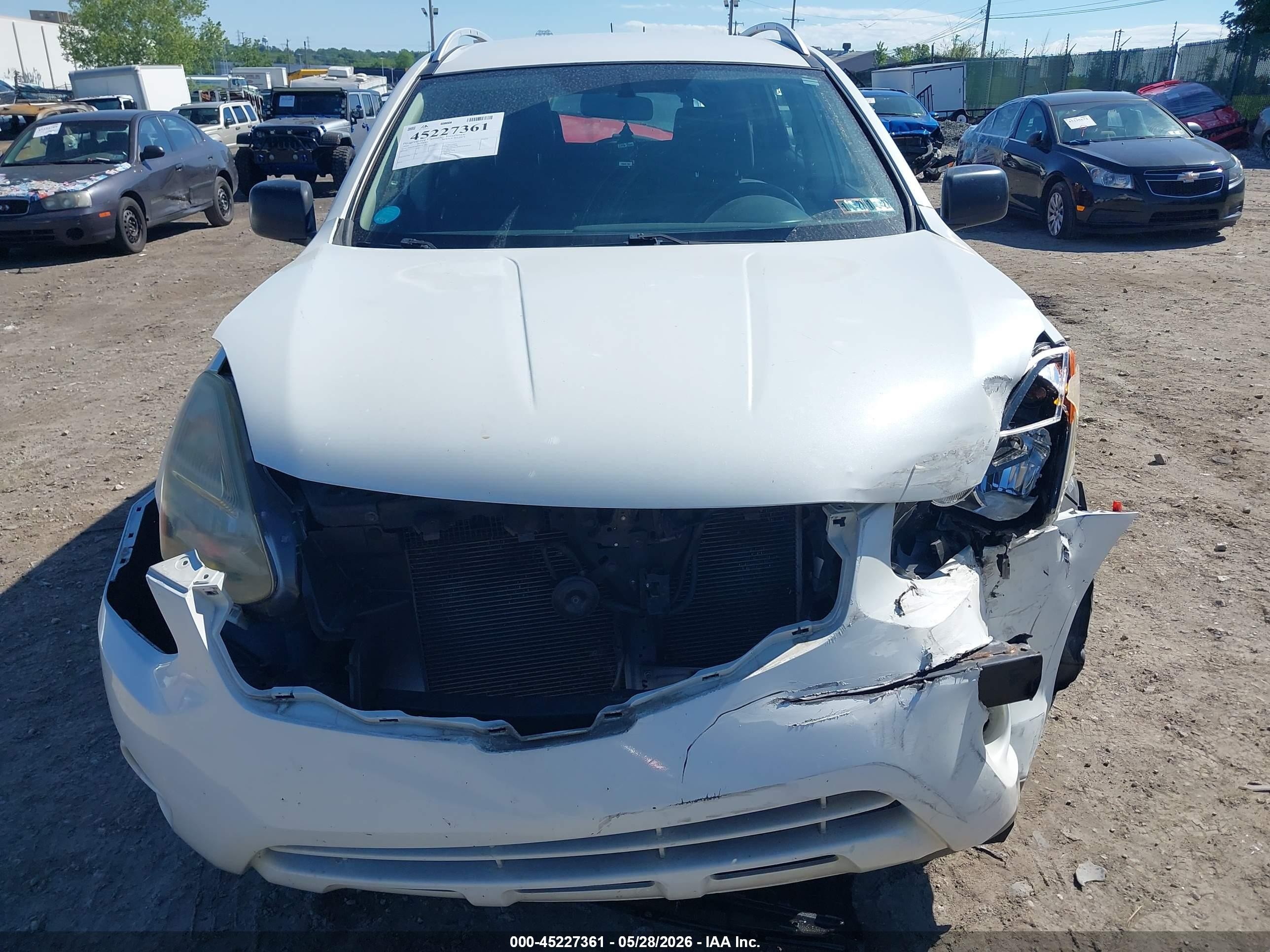 2015 Nissan Rogue Select S White vin: JN8AS5MV9FW756213