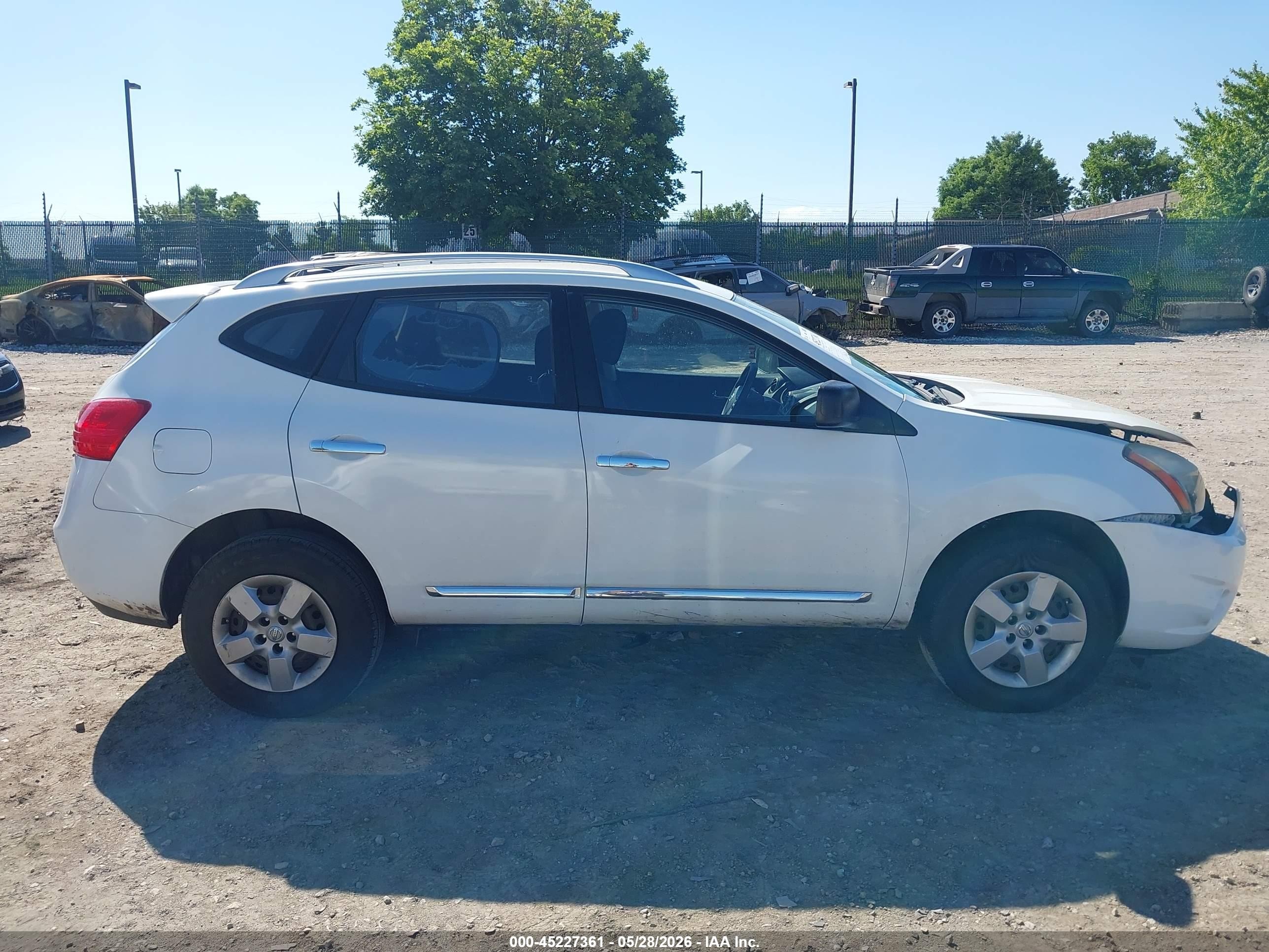2015 Nissan Rogue Select S White vin: JN8AS5MV9FW756213