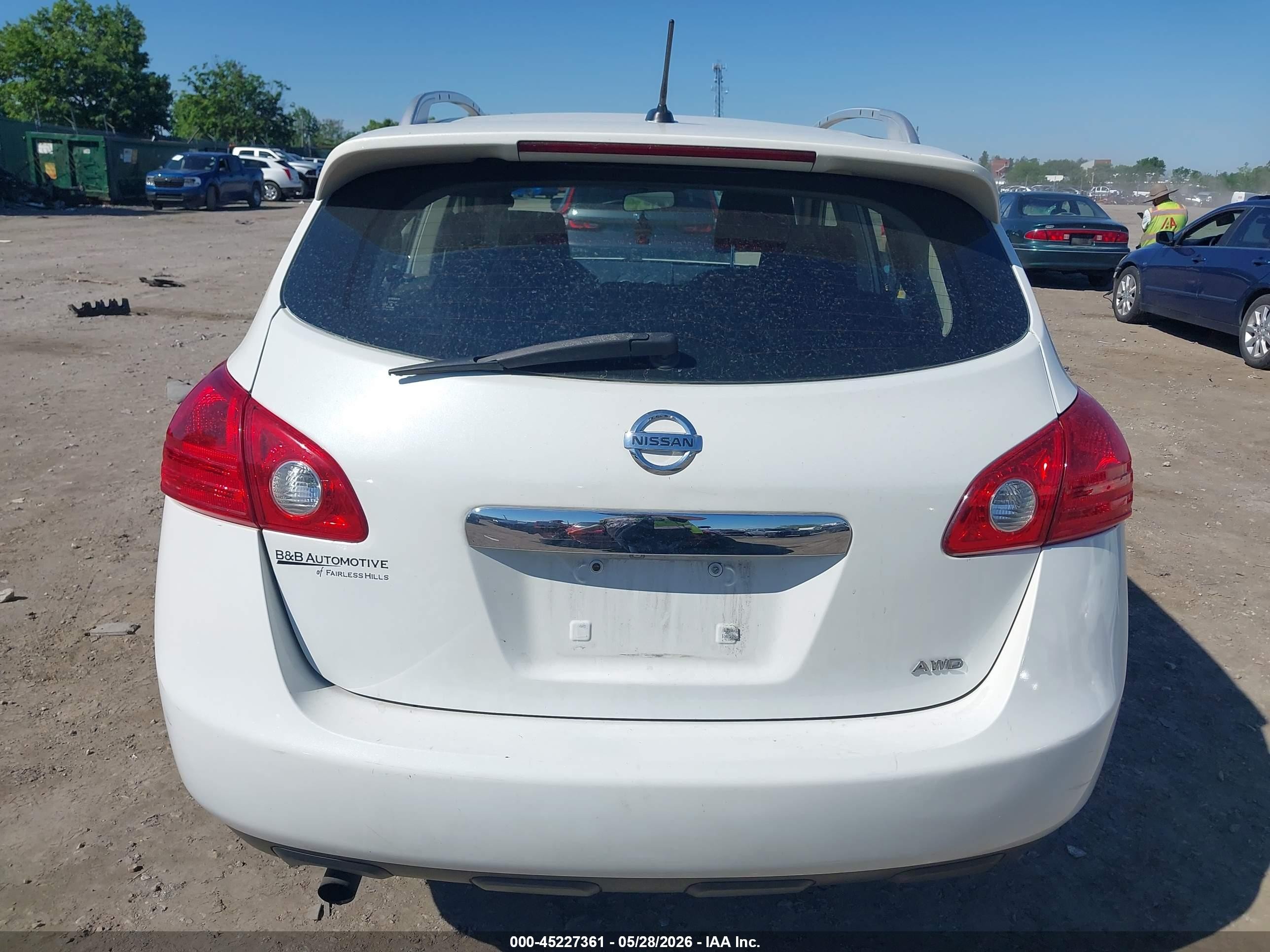 2015 Nissan Rogue Select S White vin: JN8AS5MV9FW756213