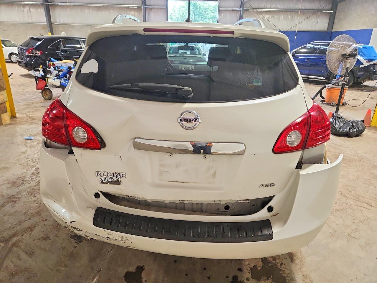 2015 Nissan Rogue Select S White vin: JN8AS5MV9FW757202