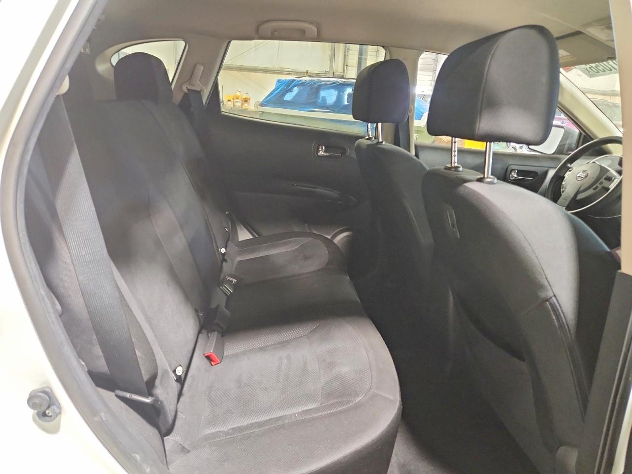 2015 Nissan Rogue Select S White vin: JN8AS5MV9FW757202