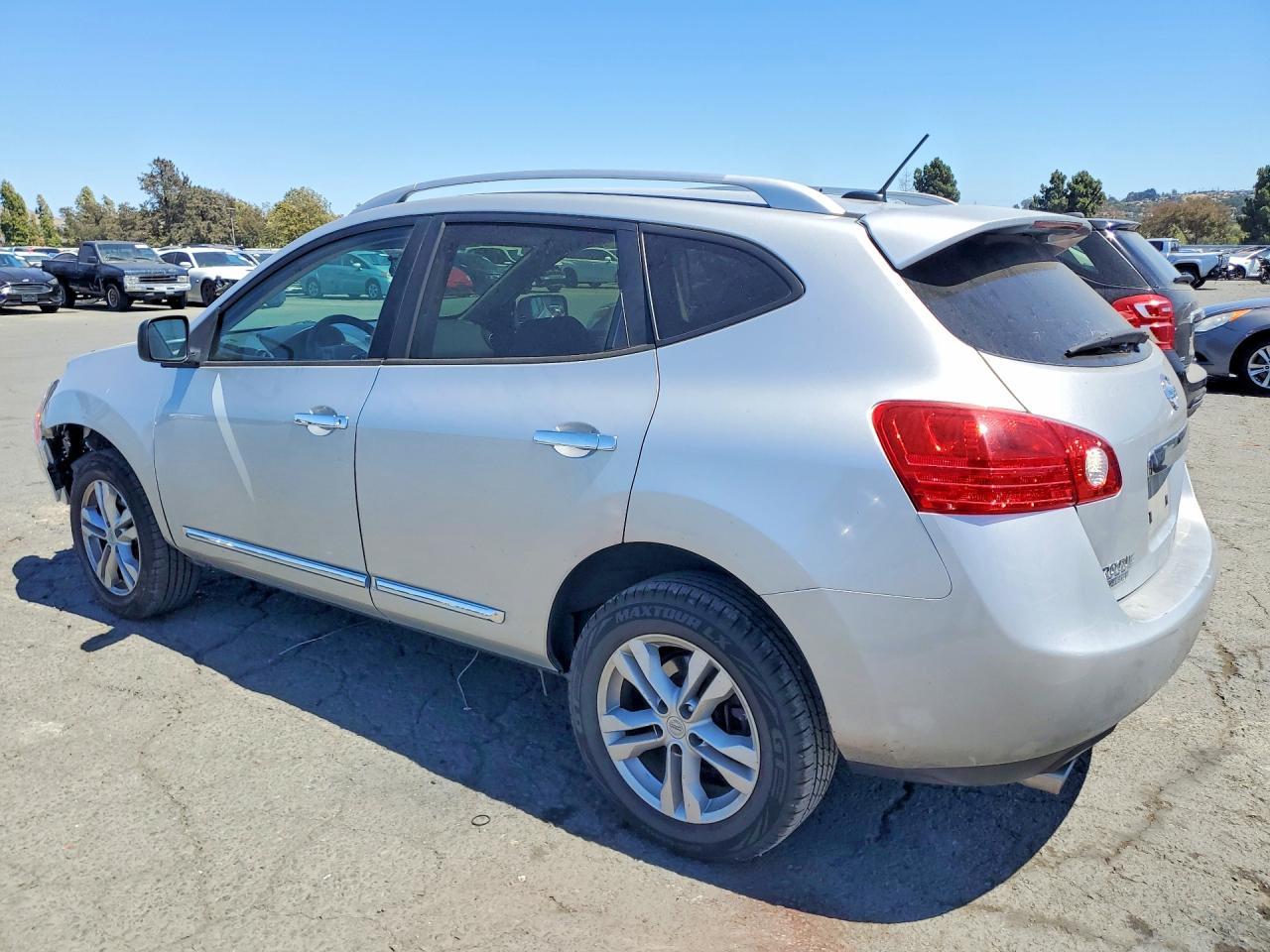 2015 Nissan Rogue Select S Silver vin: JN8AS5MV9FW763677