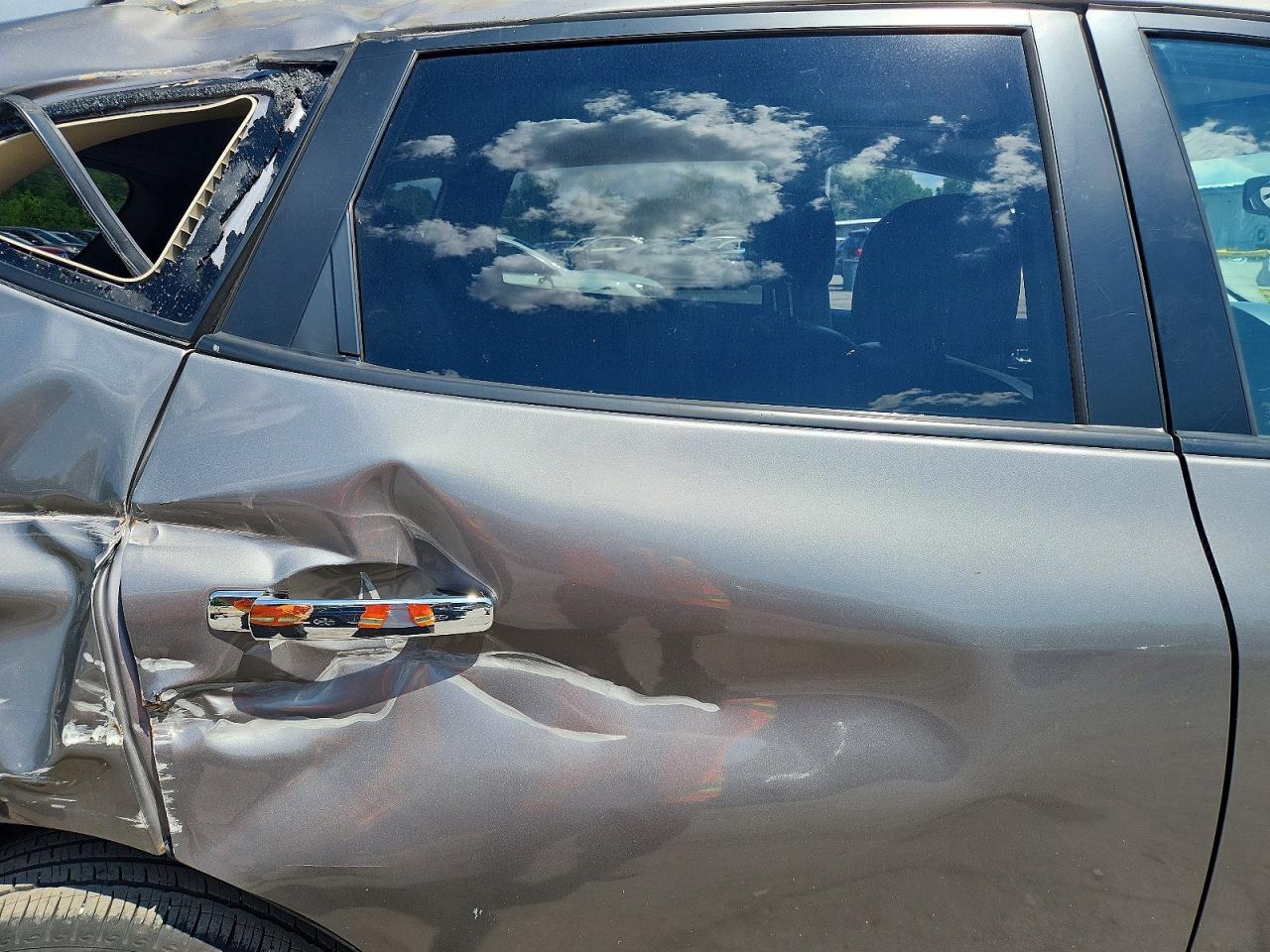 2011 Nissan Rogue S Silver vin: JN8AS5MVXBW281729