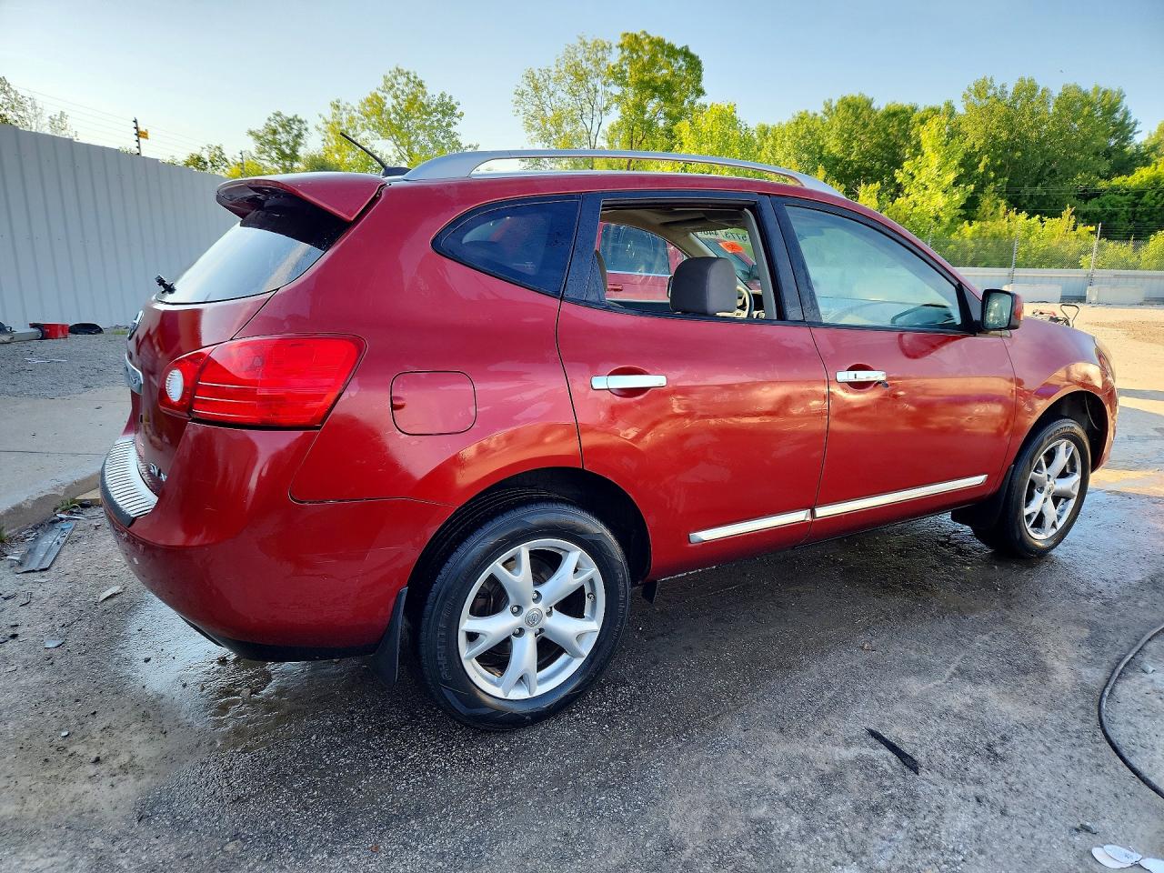 2011 Nissan Rogue S/sv/krom Red vin: JN8AS5MVXBW306595