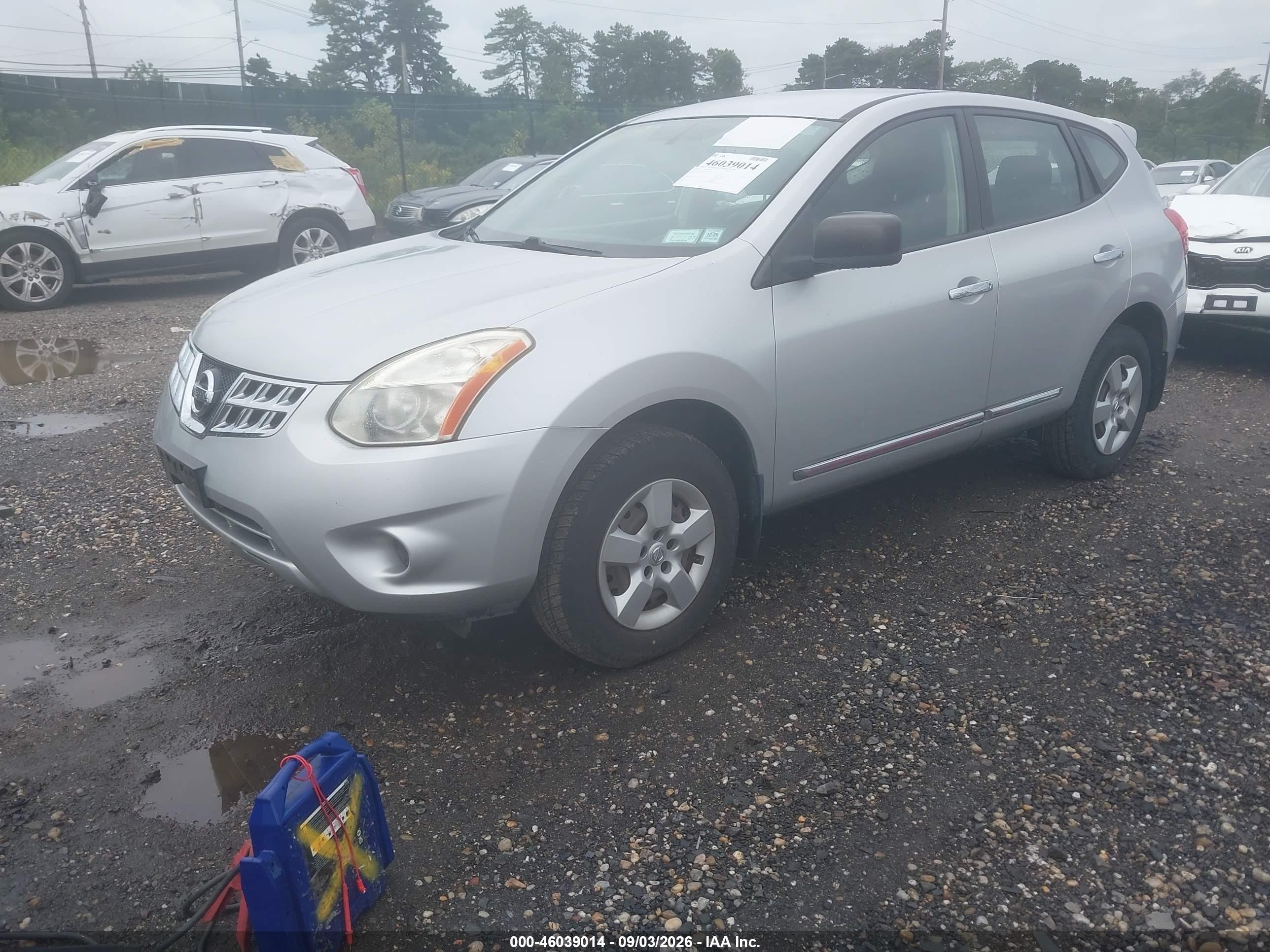2011 Nissan Rogue S Silver vin: JN8AS5MVXBW661430