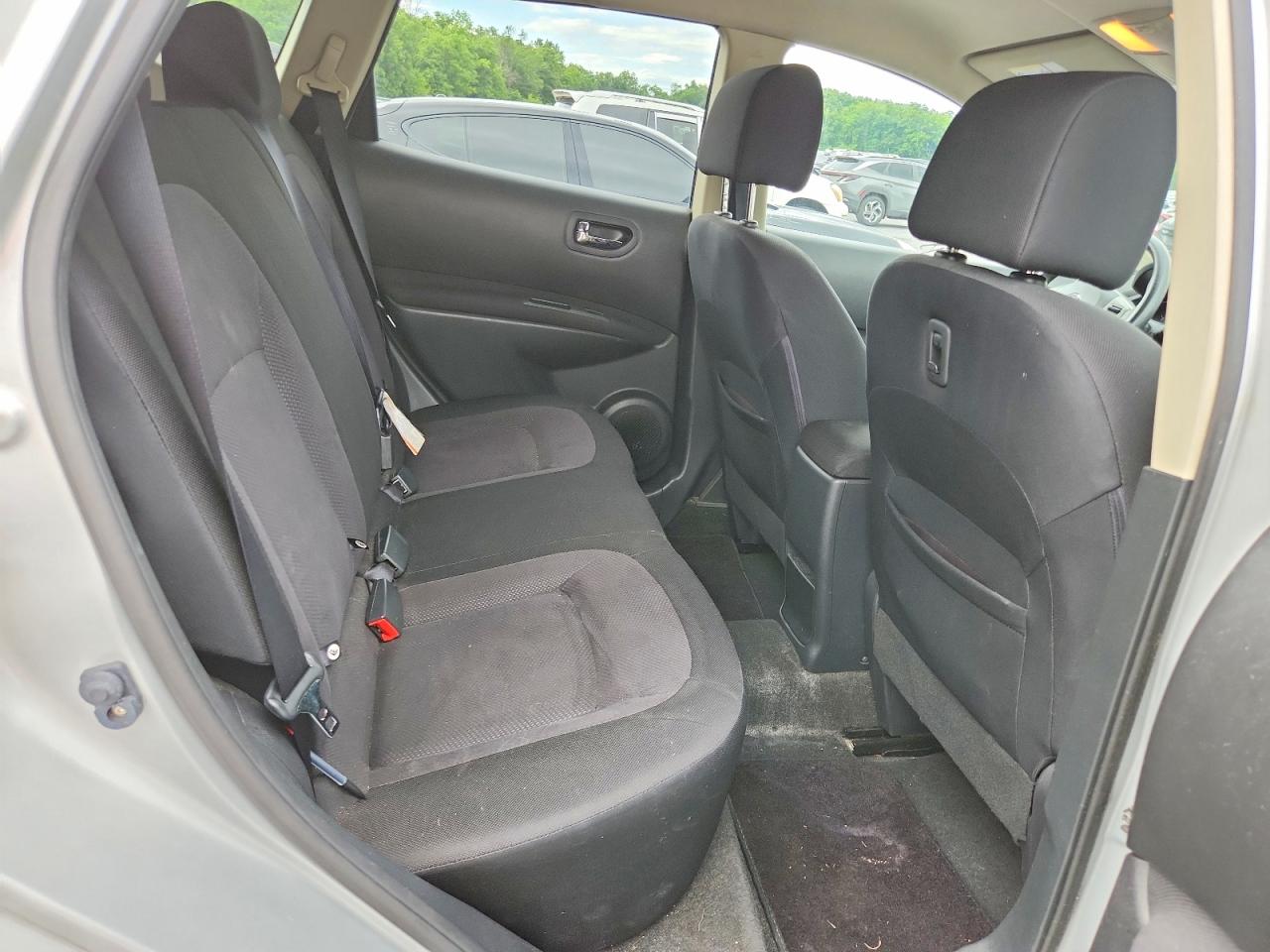 2012 Nissan Rogue S Silver vin: JN8AS5MVXCW350923