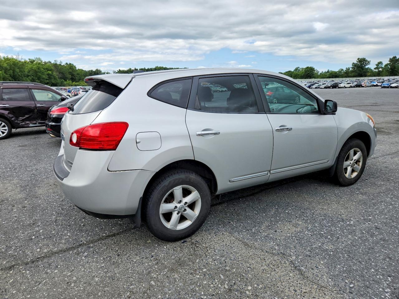 2012 Nissan Rogue S Silver vin: JN8AS5MVXCW350923
