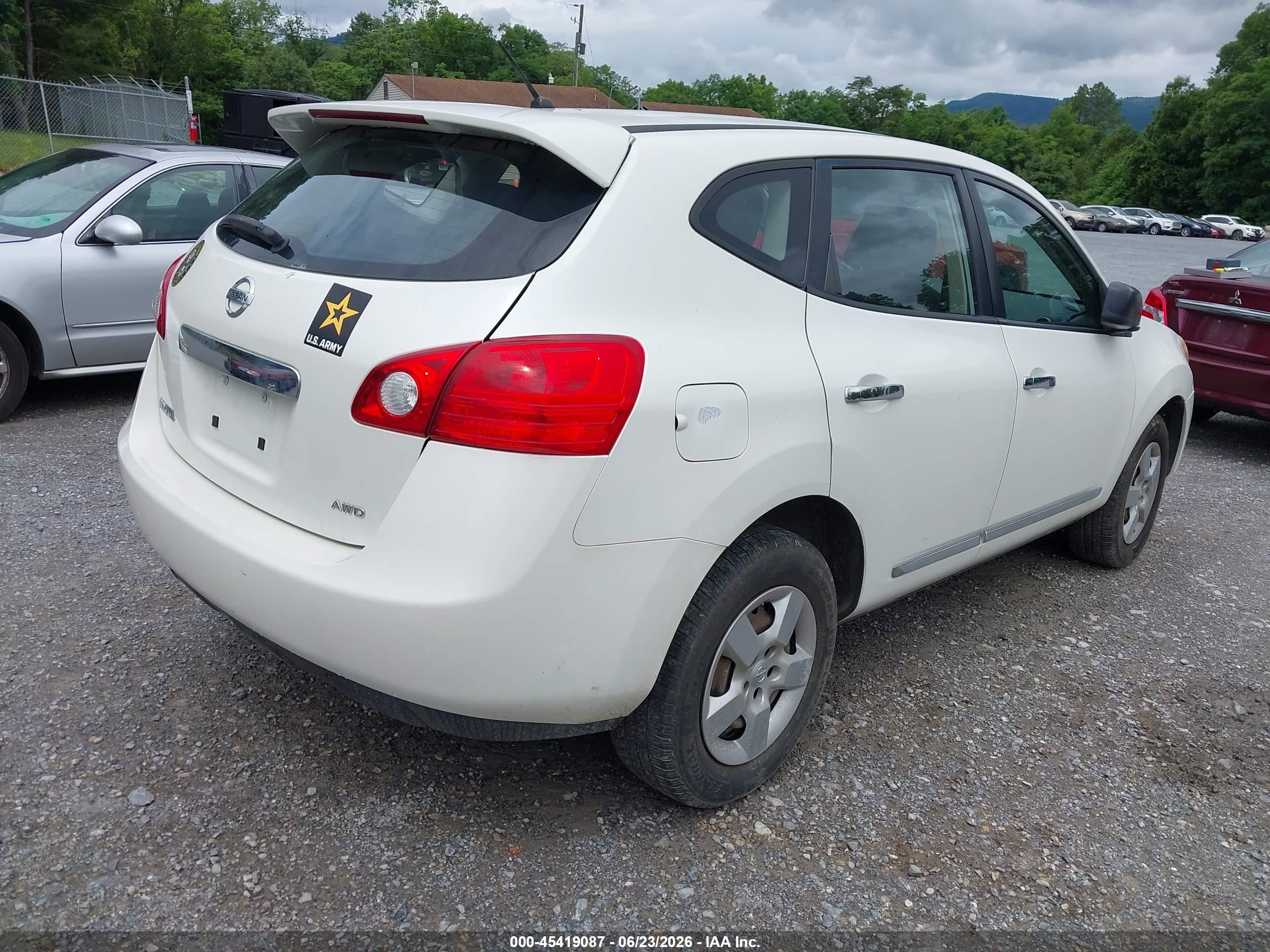 2012 Nissan Rogue S White vin: JN8AS5MVXCW383484