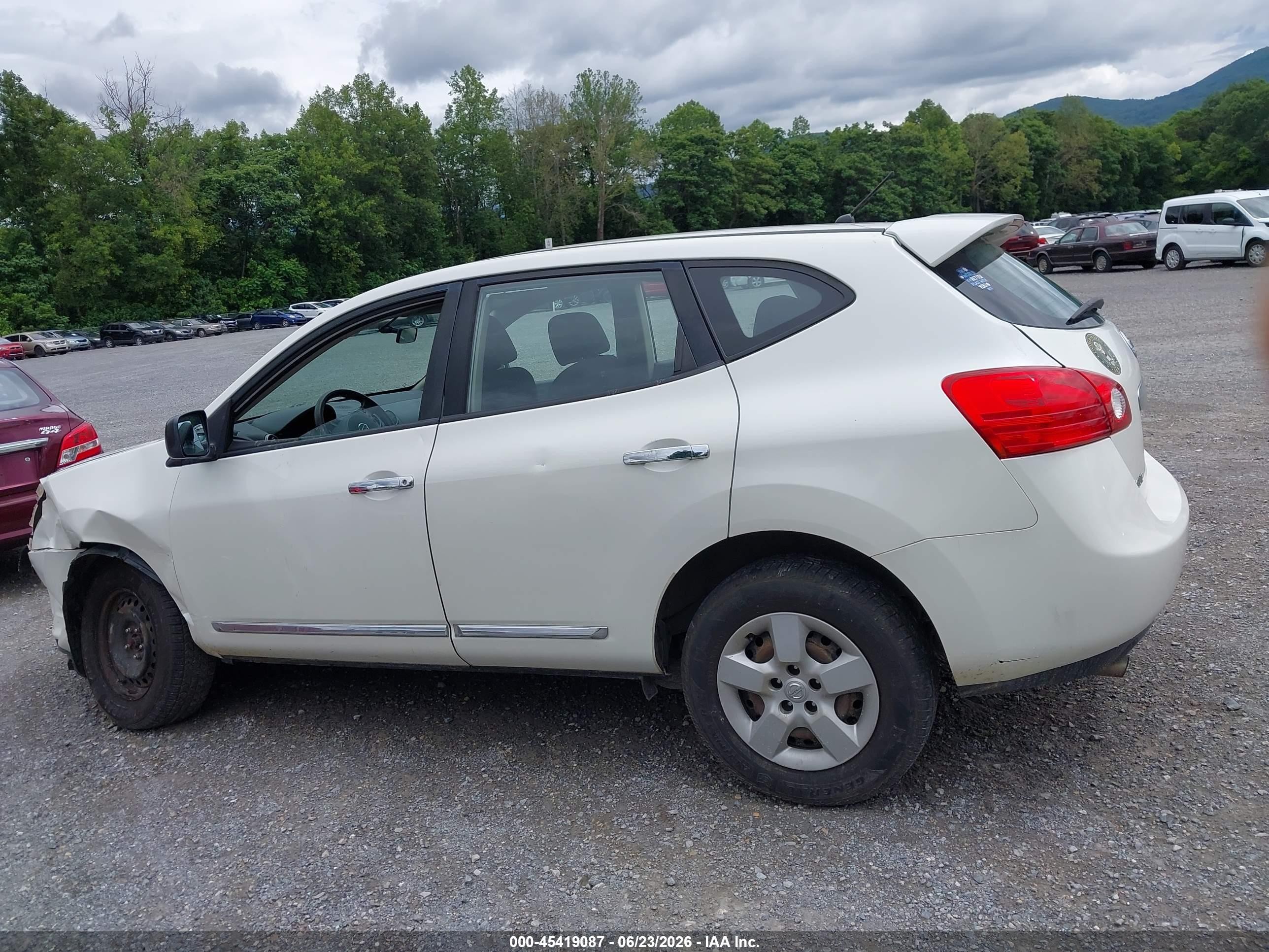 2012 Nissan Rogue S White vin: JN8AS5MVXCW383484