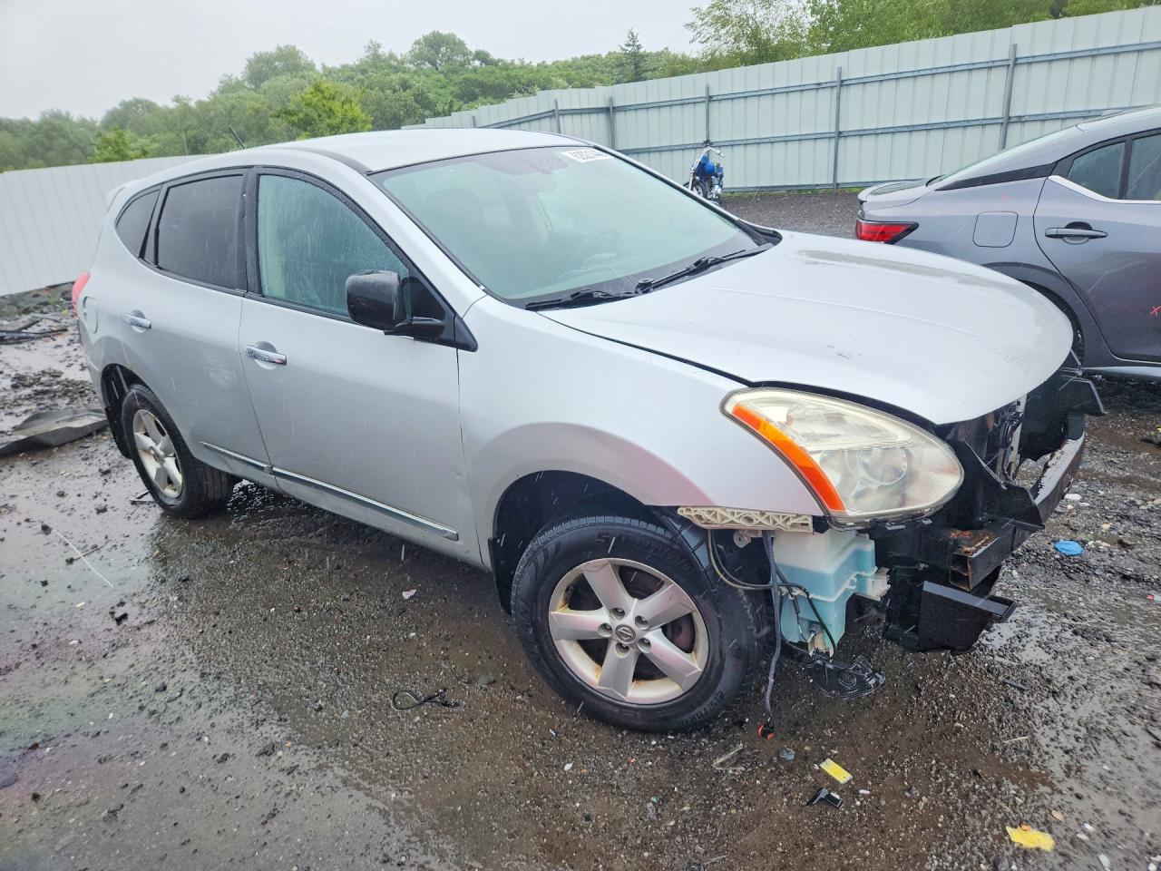 2012 Nissan Rogue S Silver vin: JN8AS5MVXCW388426