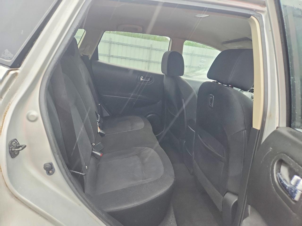 2012 Nissan Rogue S Silver vin: JN8AS5MVXCW388426