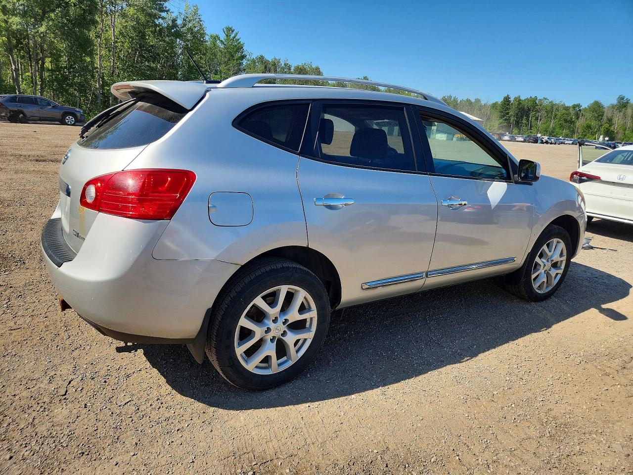 2013 Nissan Rogue S Silver vin: JN8AS5MVXDW143255