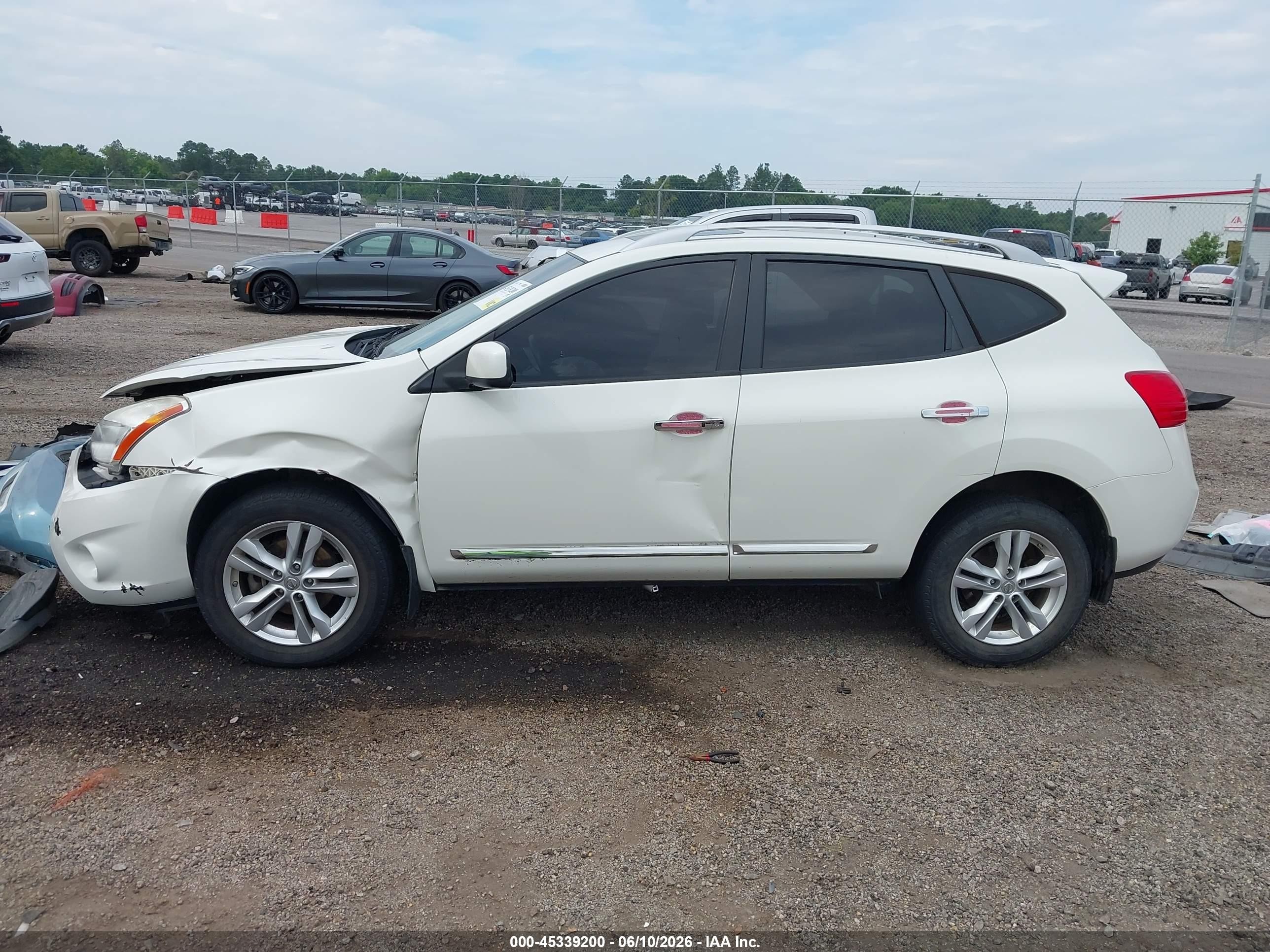 2013 Nissan Rogue Sv Белый vin: JN8AS5MVXDW610416