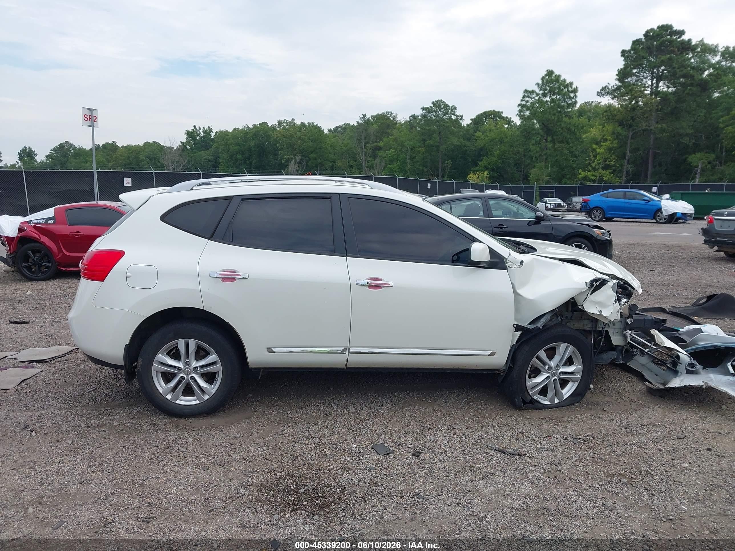2013 Nissan Rogue Sv Белый vin: JN8AS5MVXDW610416