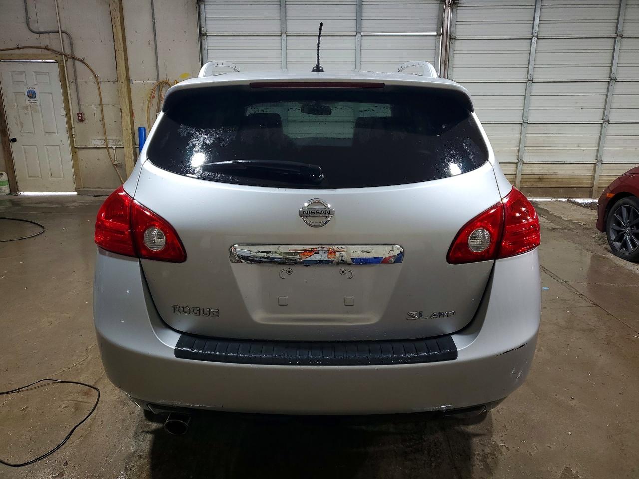 2013 Nissan Rogue S Серебряный vin: JN8AS5MVXDW621514