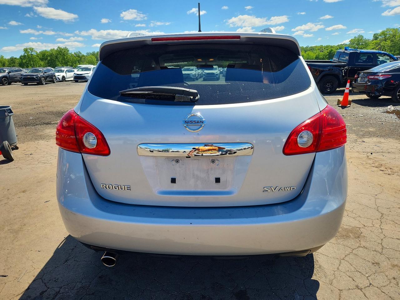 2013 Nissan Rogue S Серебряный vin: JN8AS5MVXDW651919