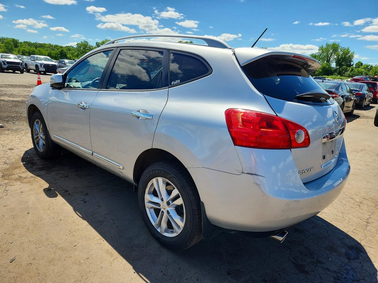2013 Nissan Rogue S Серебряный vin: JN8AS5MVXDW651919