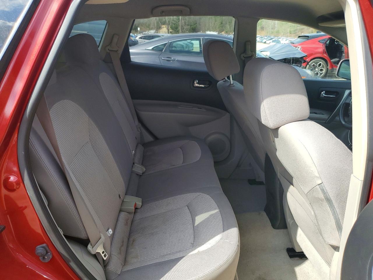 2013 Nissan Rogue S Red vin: JN8AS5MVXDW657980