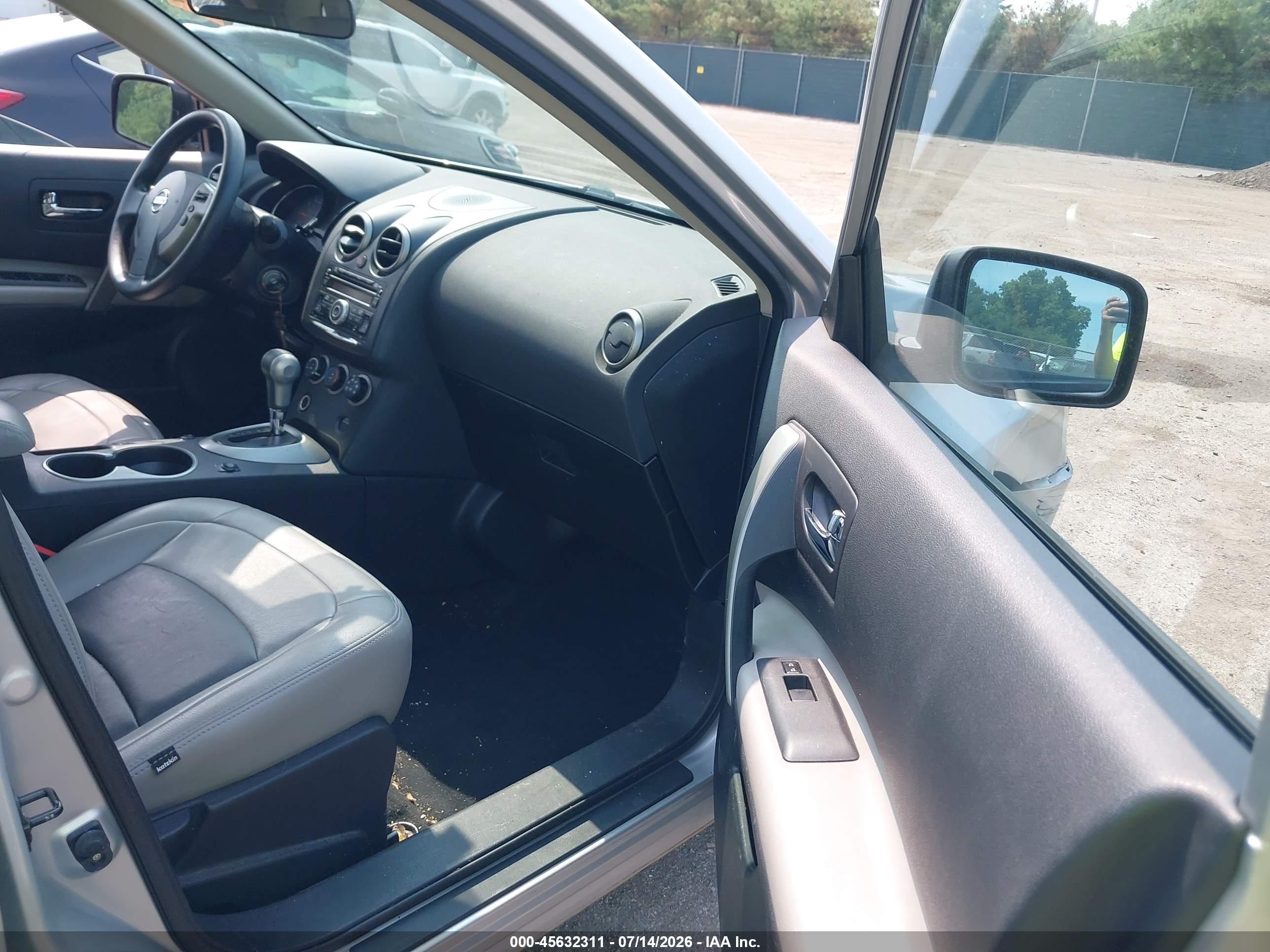 2013 Nissan Rogue S Silver vin: JN8AS5MVXDW660880