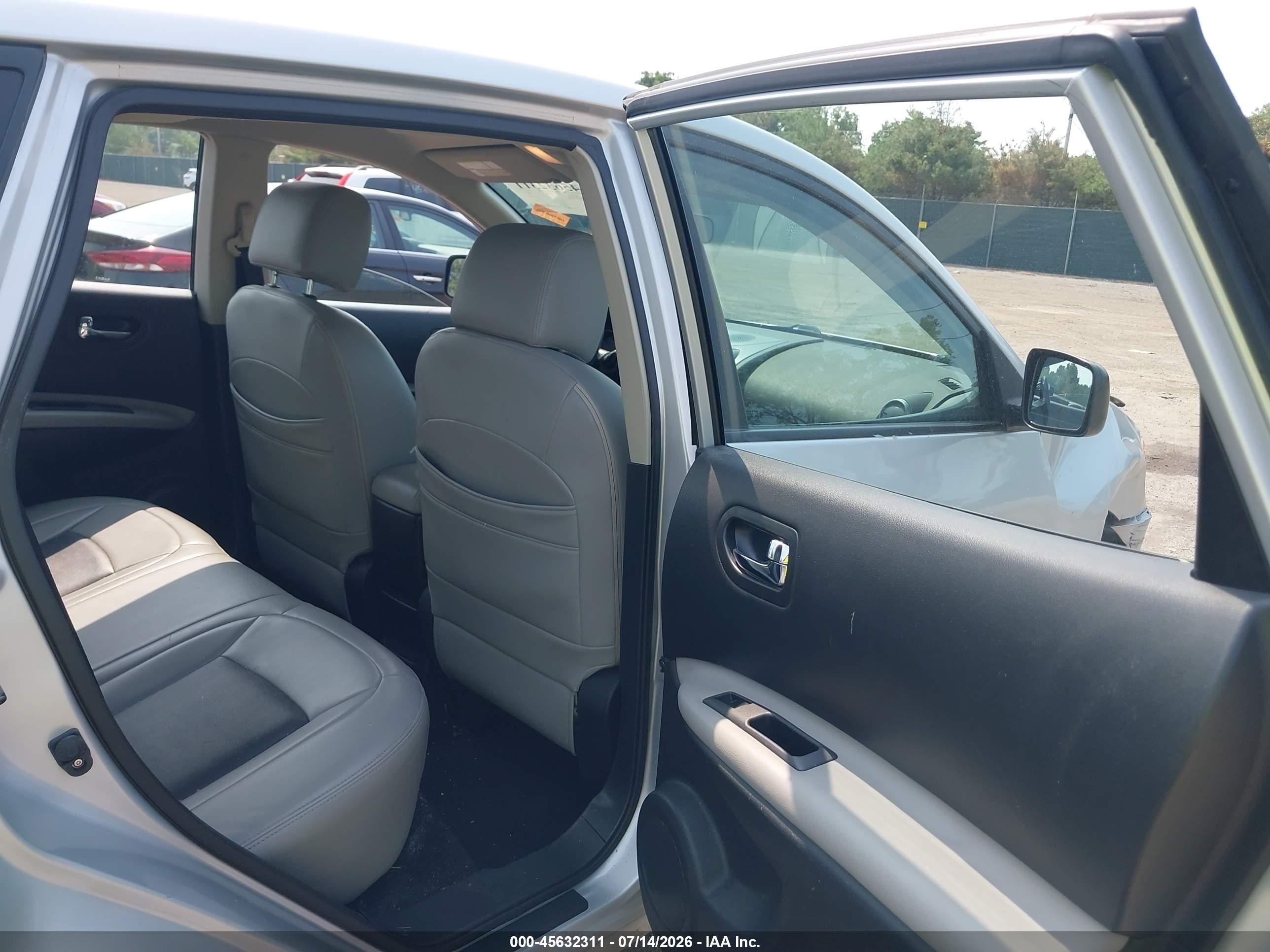 2013 Nissan Rogue S Silver vin: JN8AS5MVXDW660880