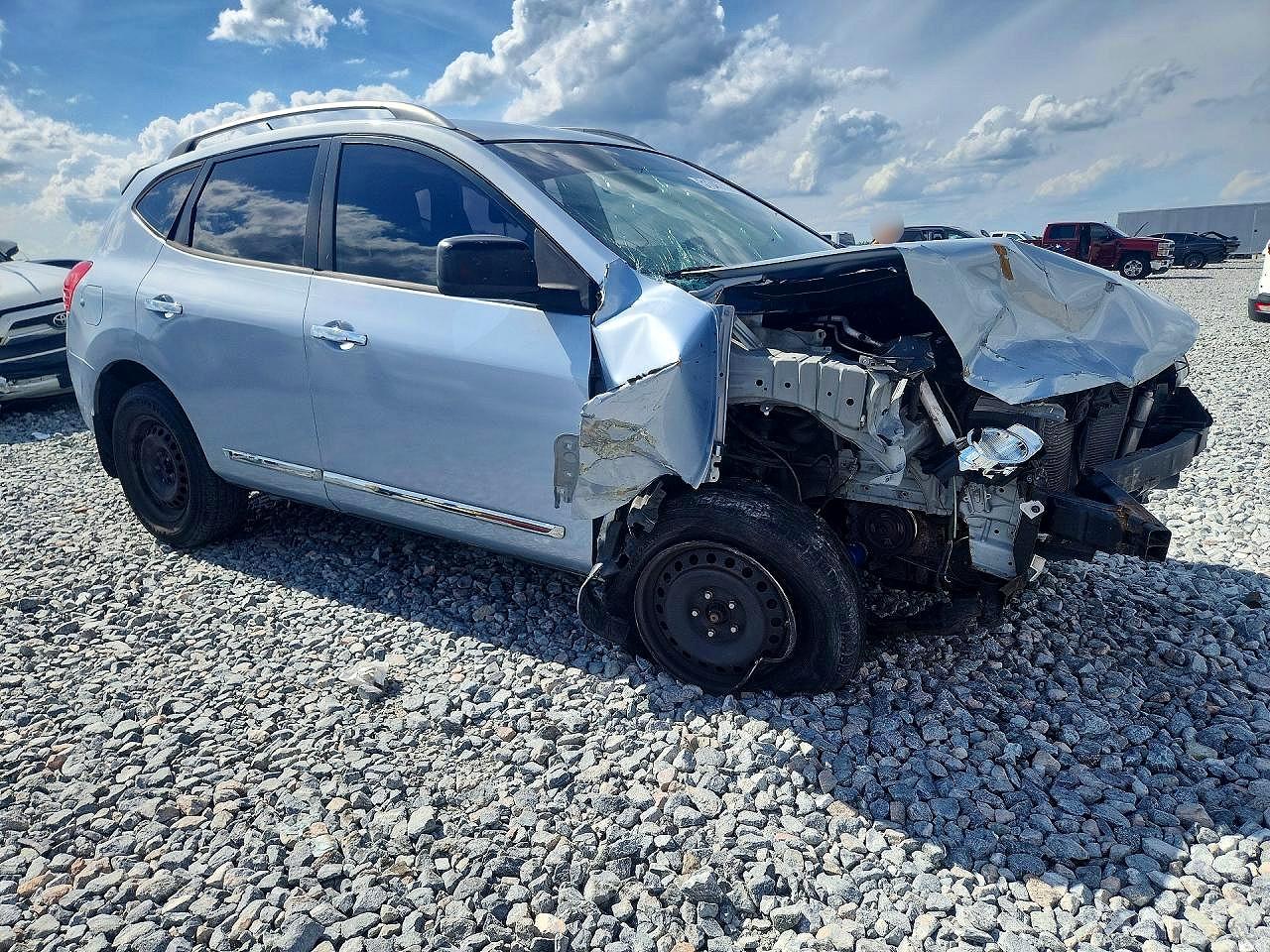2014 Nissan Rogue Select S Silver vin: JN8AS5MVXEW200121