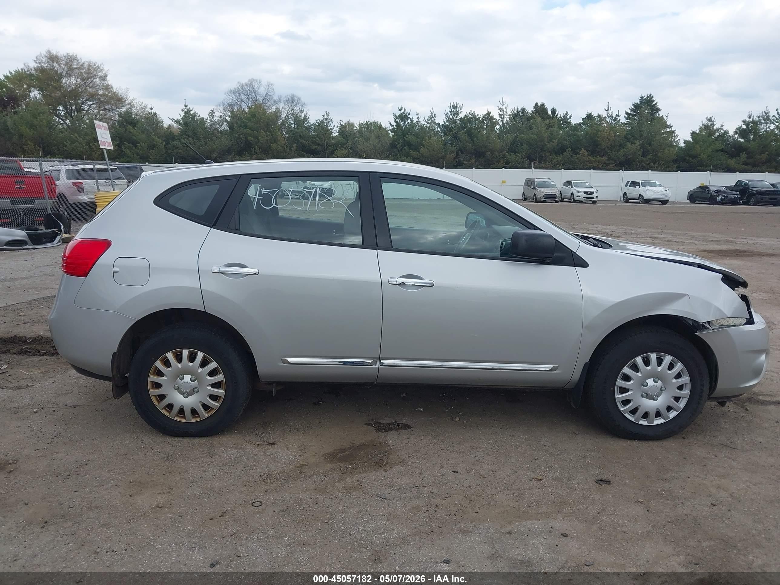 2014 Nissan Rogue Select S Silver vin: JN8AS5MVXEW700456
