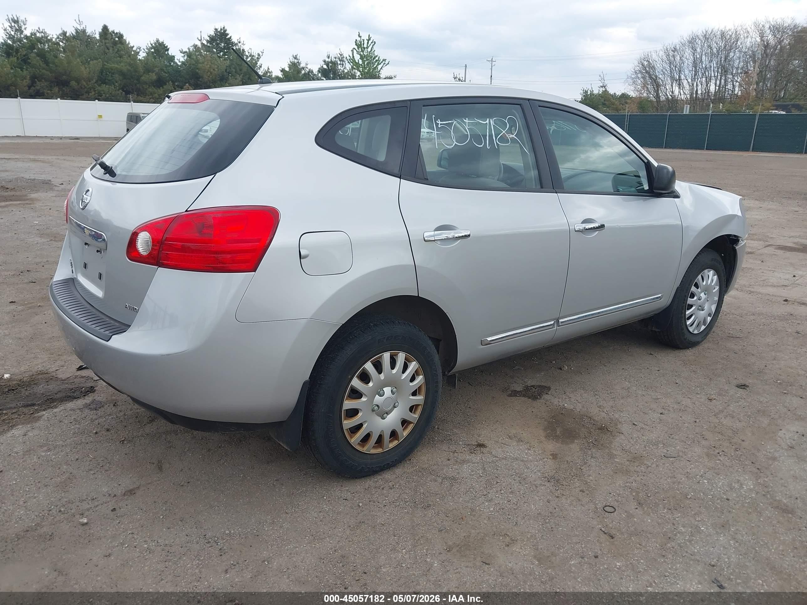 2014 Nissan Rogue Select S Silver vin: JN8AS5MVXEW700456