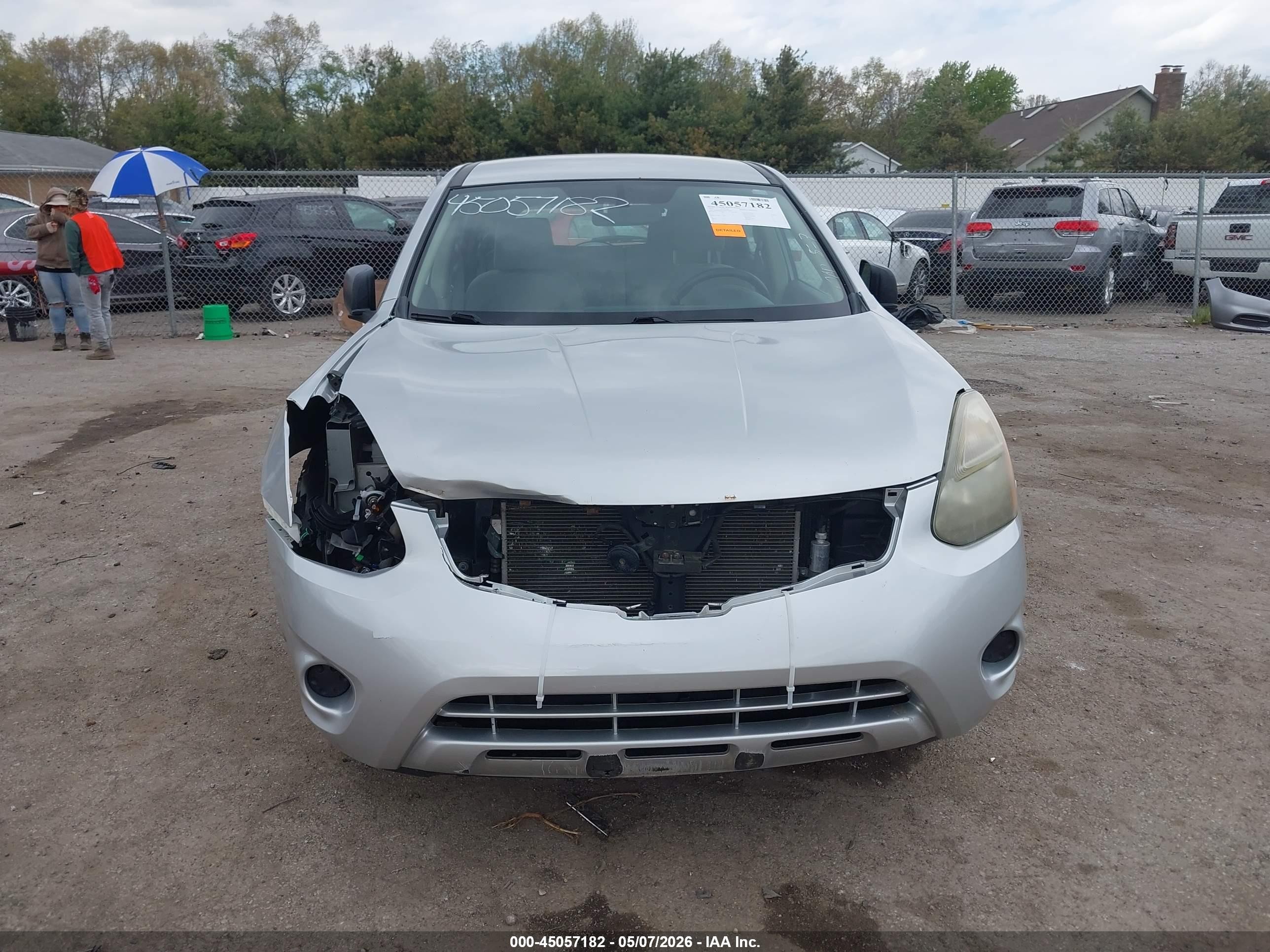 2014 Nissan Rogue Select S Silver vin: JN8AS5MVXEW700456