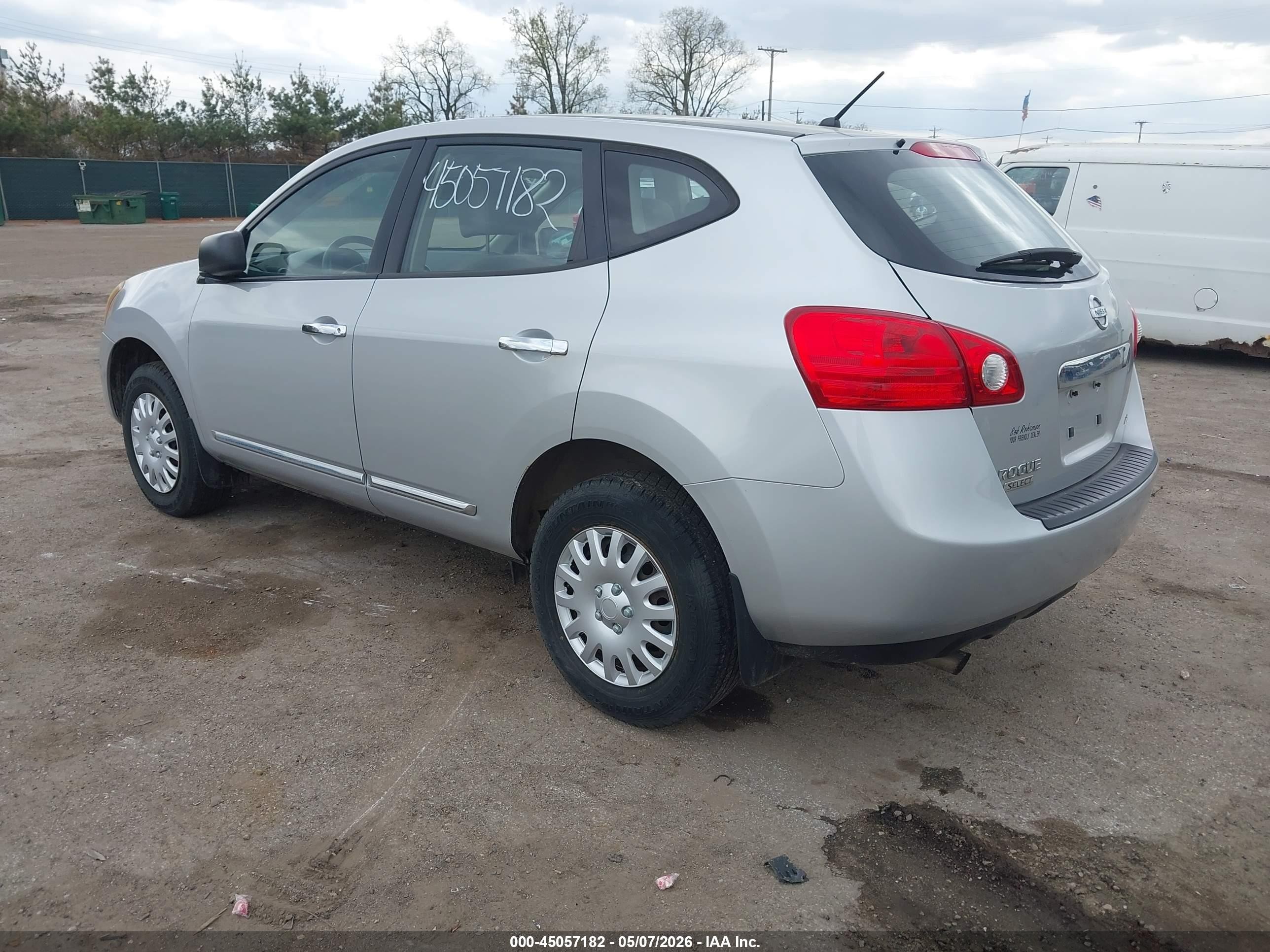 2014 Nissan Rogue Select S Silver vin: JN8AS5MVXEW700456