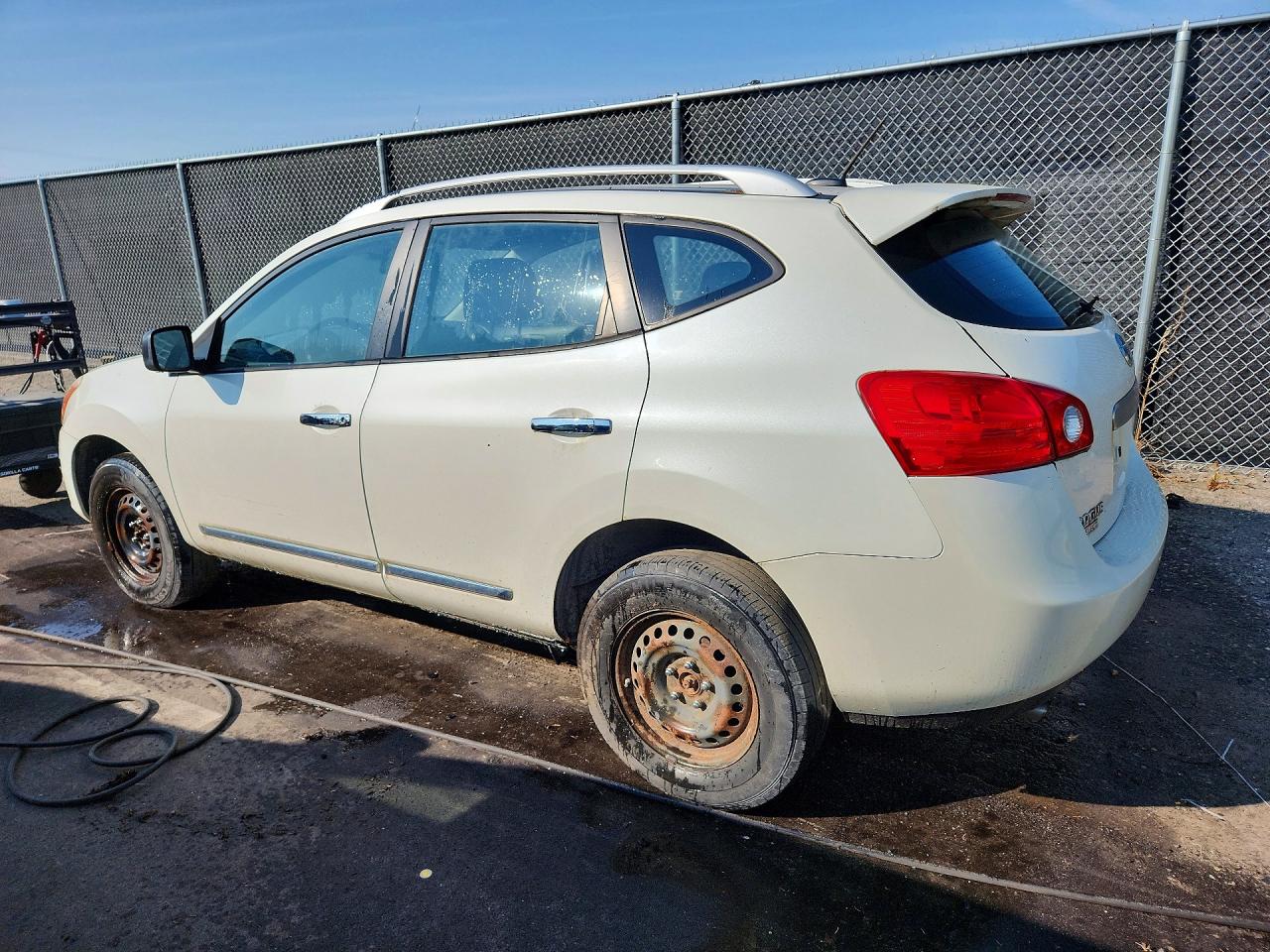 2014 Nissan Rogue Select S White vin: JN8AS5MVXEW711599