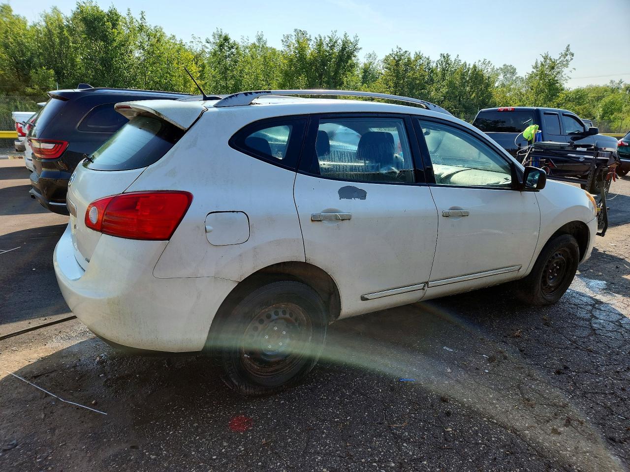 2014 Nissan Rogue Select S White vin: JN8AS5MVXEW711599