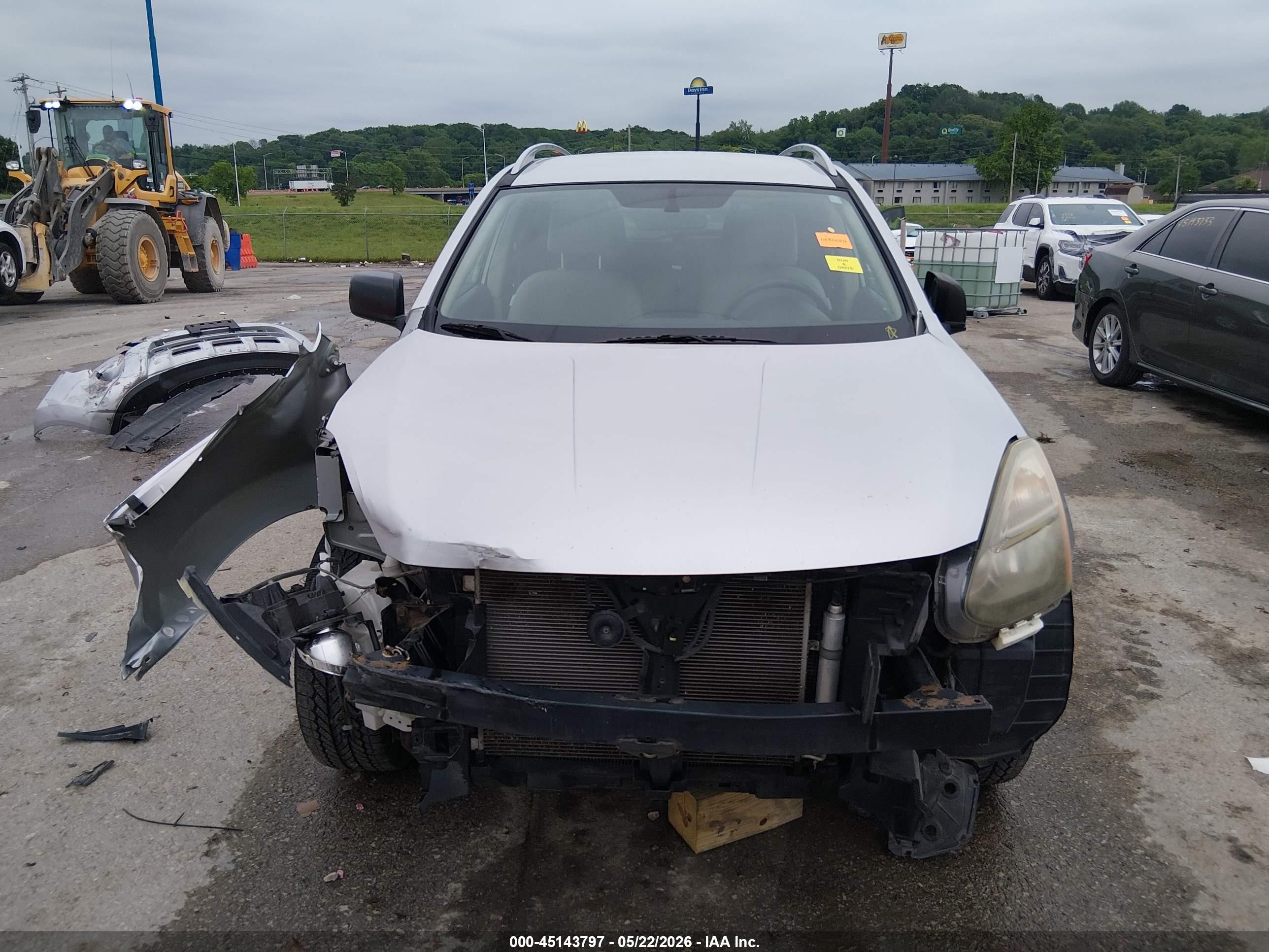 2015 Nissan Rogue Select S Silver vin: JN8AS5MVXFW256402