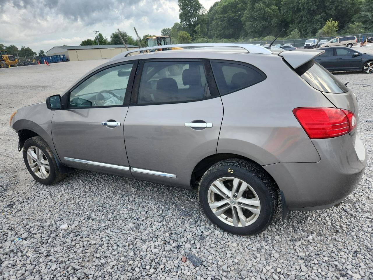 2015 Nissan Rogue Select S Silver vin: JN8AS5MVXFW261891