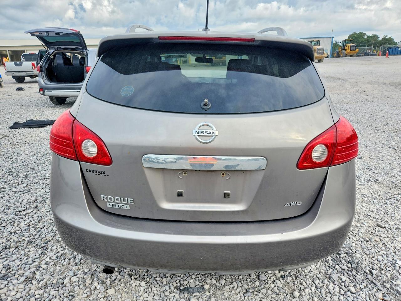 2015 Nissan Rogue Select S Silver vin: JN8AS5MVXFW261891