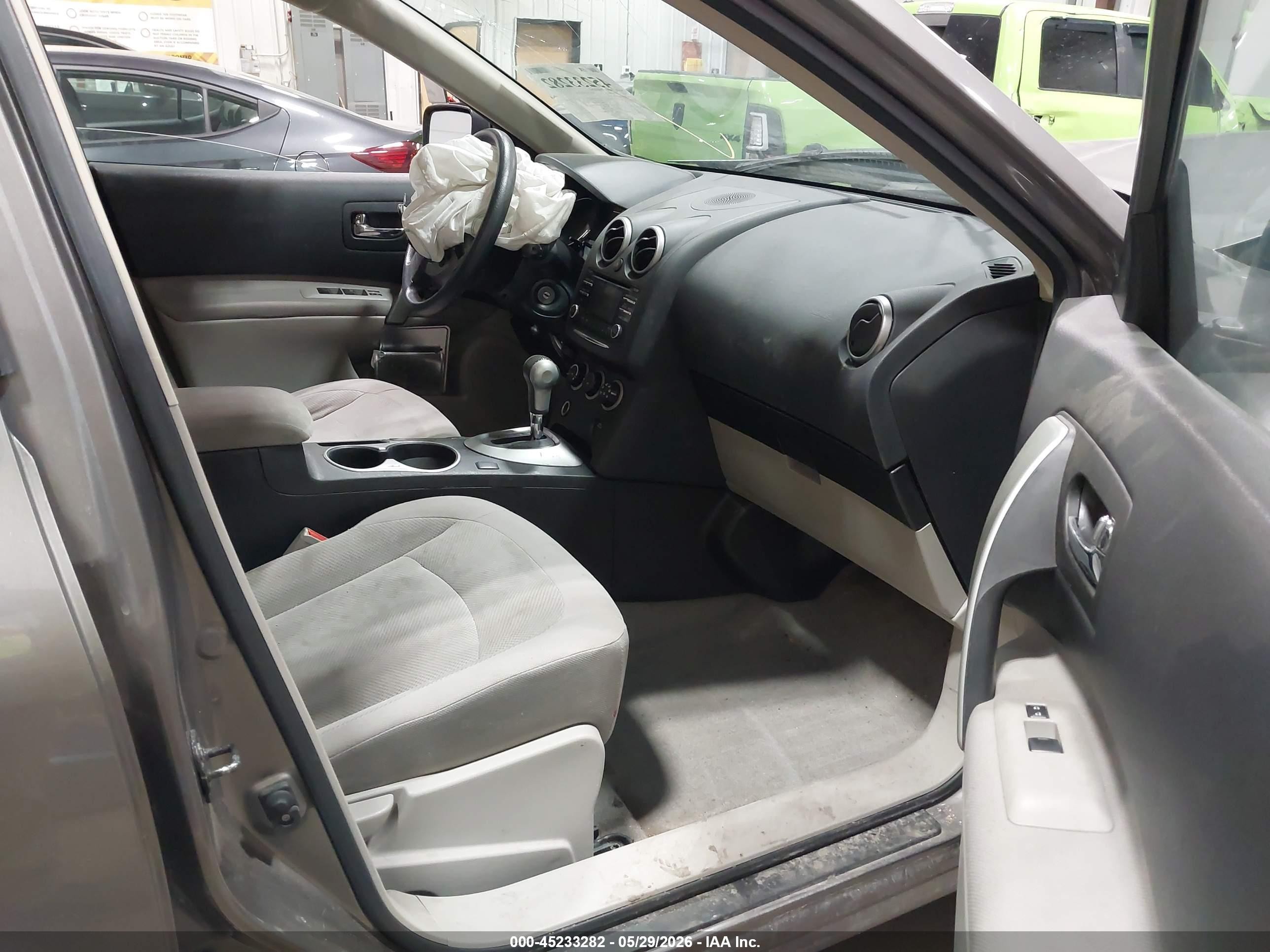 2015 Nissan Rogue Select S Серый vin: JN8AS5MVXFW758262